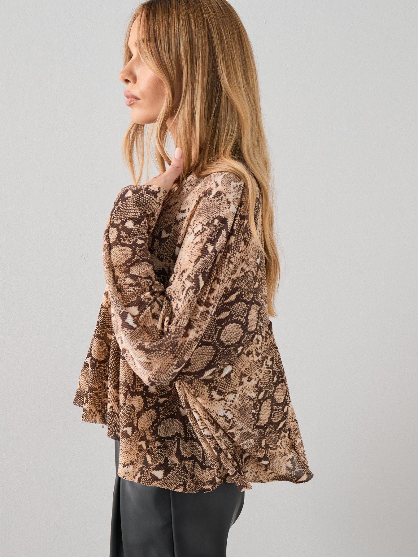 Image 6 of 7 of The Very Collection Long Sleeve Textured Snake Print Top