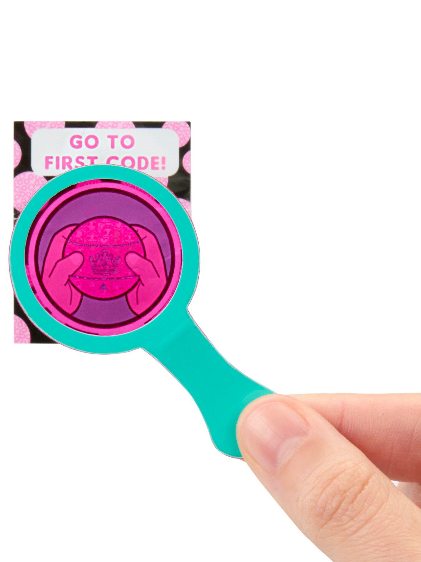 Image 7 of 7 of L.O.L Surprise! Eye Spy Tot, Pet &amp; Little Sis Bundle