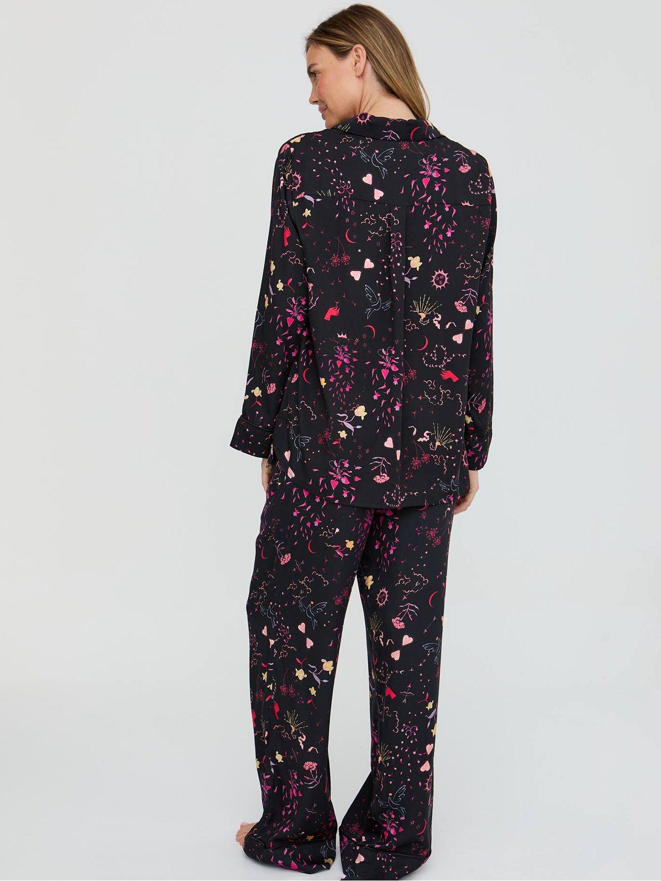 image of lily-lionel-evie-love-letter-printed-pjyama-set-black