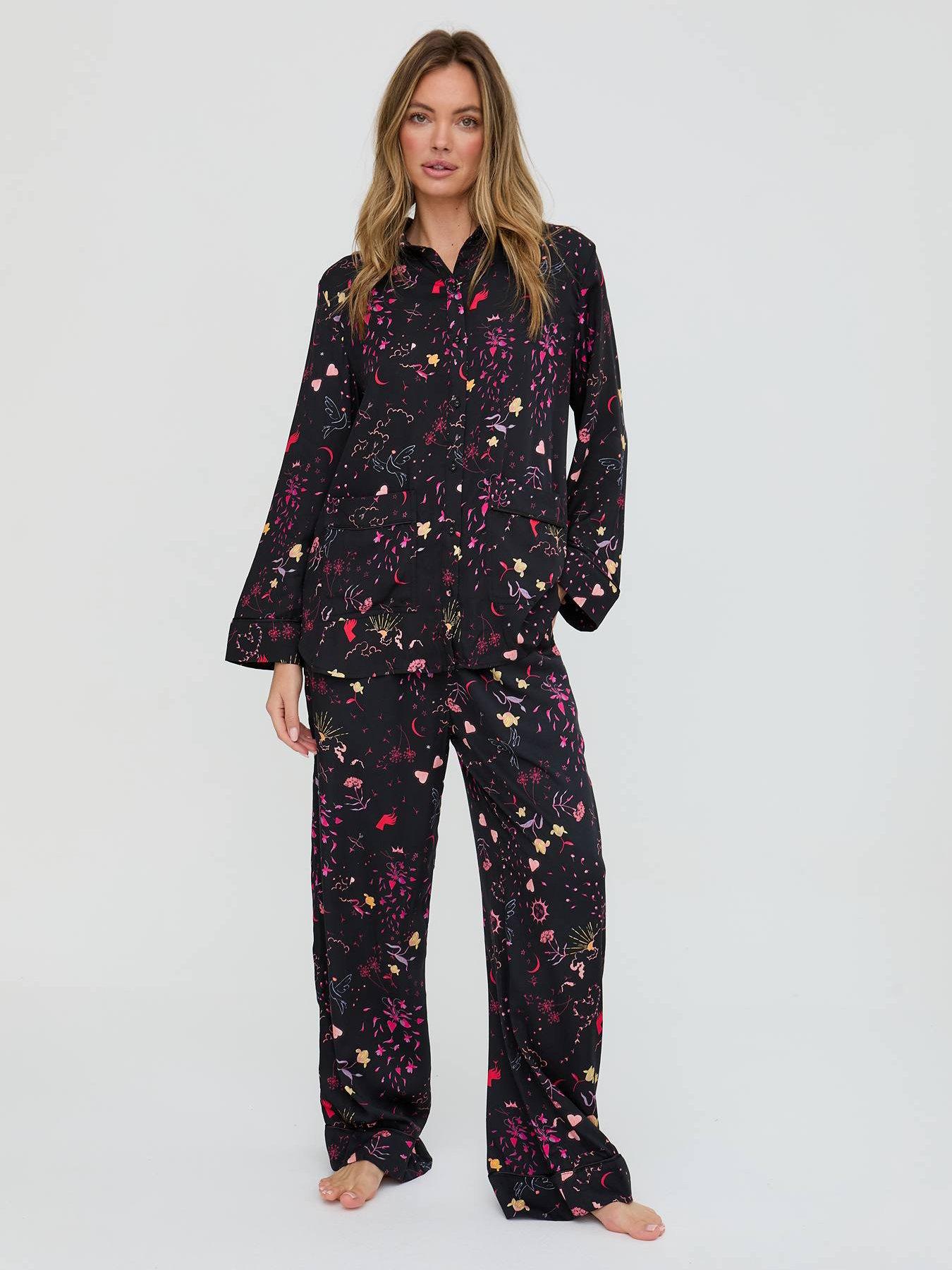  image of lily-lionel-evie-love-letter-printed-pjyama-set-black