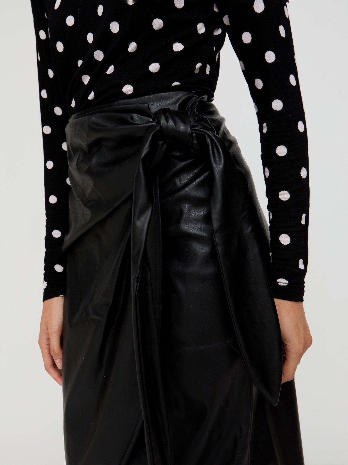  image of lily-lionel-nia-skirt-black