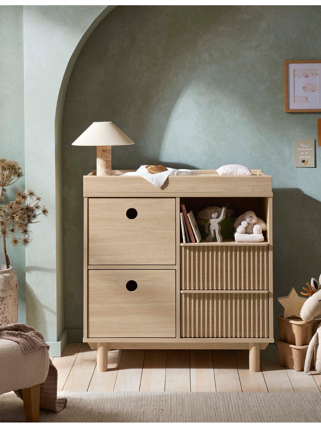 Image 5 of 7 of Mamas & Papas Oska Narrow Set (Cotbed, Narrow Dresser)  - Natural Oak