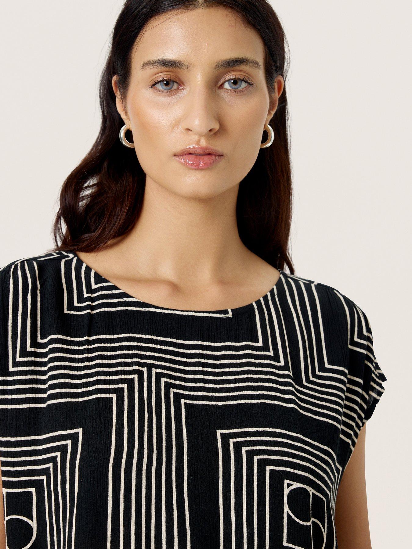  image of soaked-in-luxury-zaya-top-black