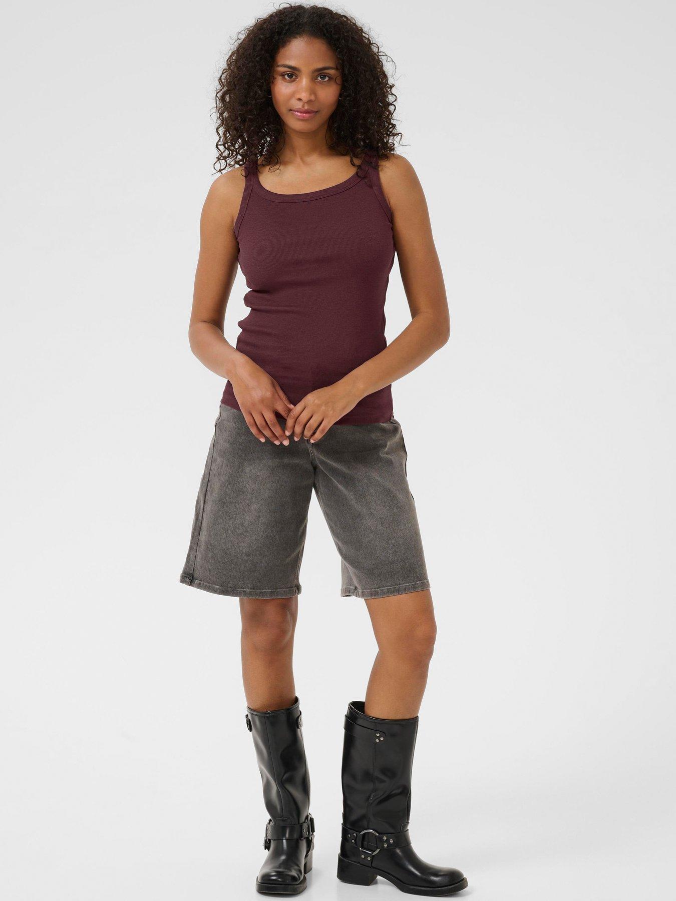 front image of kaffe-kacarna-top-red