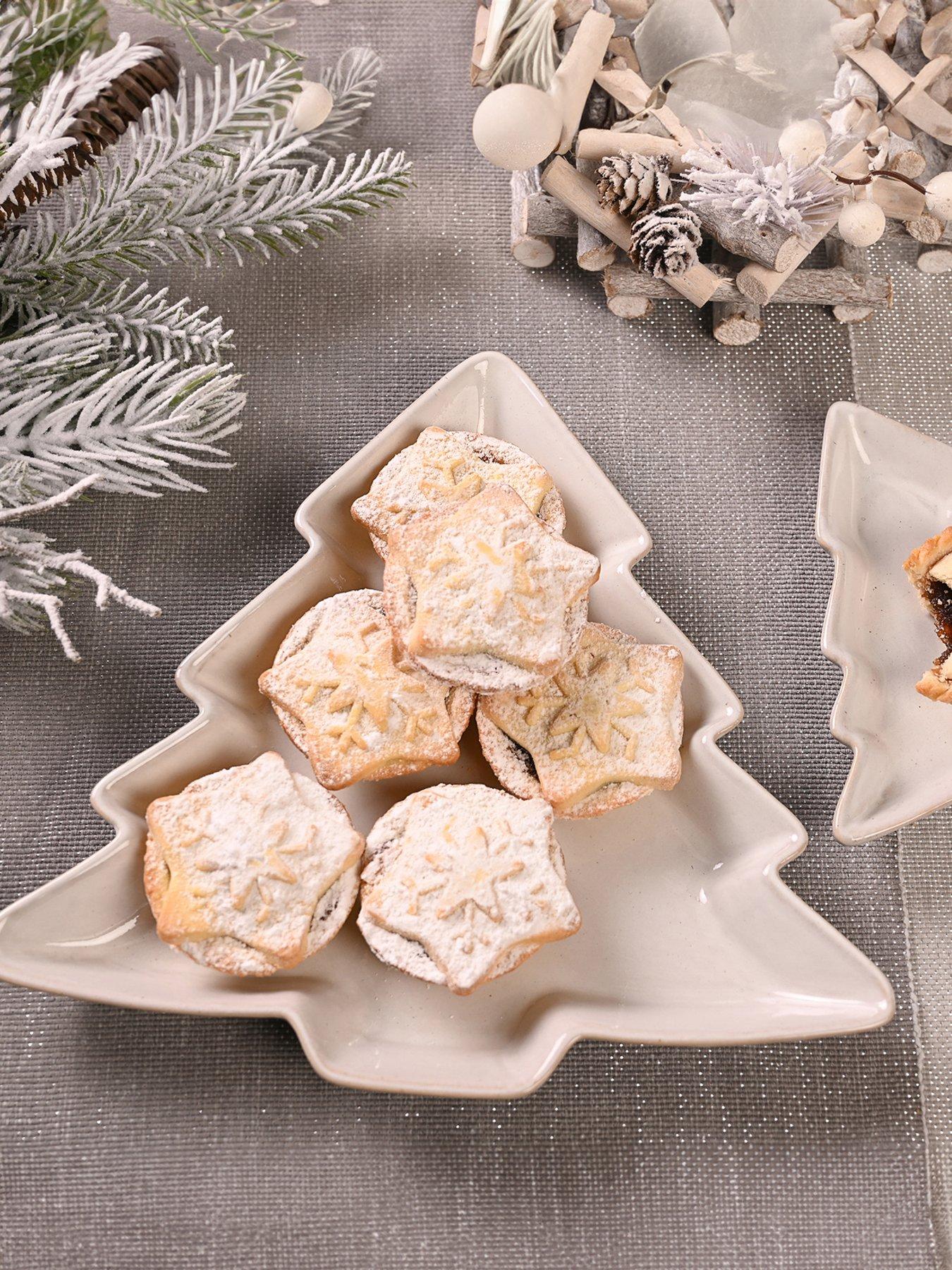 The Christmas Gift Co Set Of 2 16cm Tree Shaped Porcelain Plate