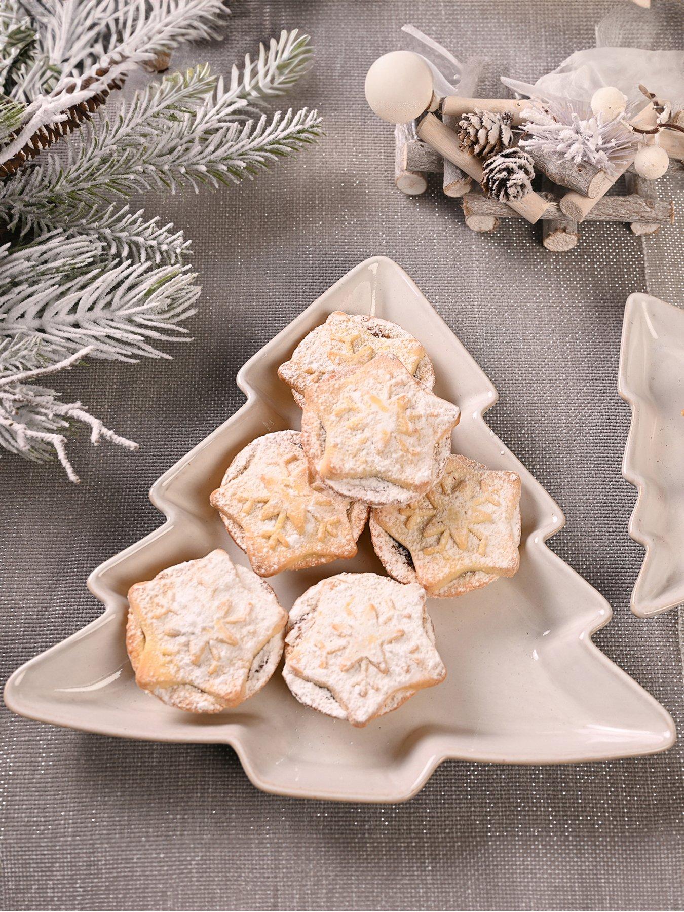  image of the-christmas-gift-co-26cm-tree-shaped-porcelain-plate