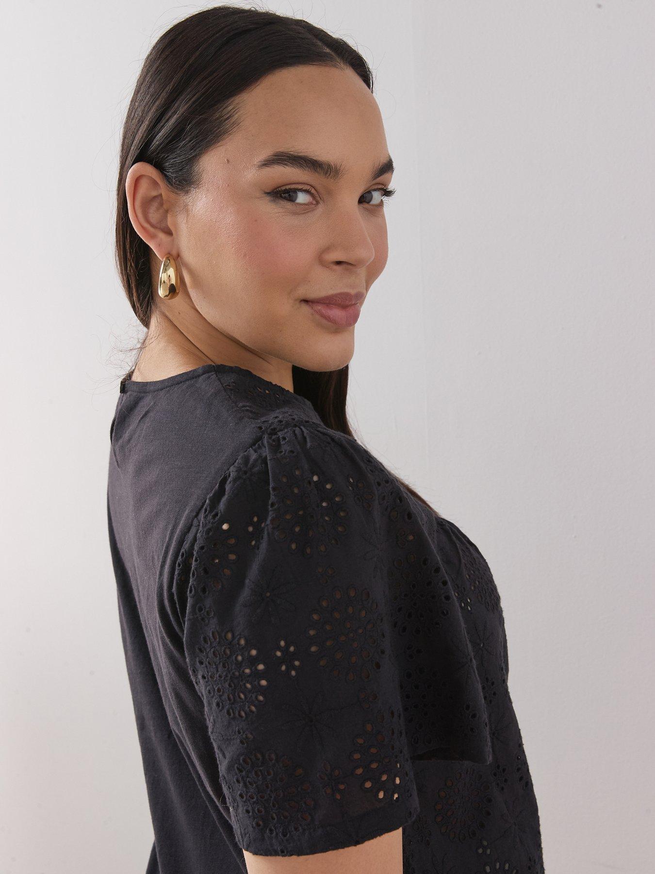  image of the-very-collection-curve-broderie-front-top