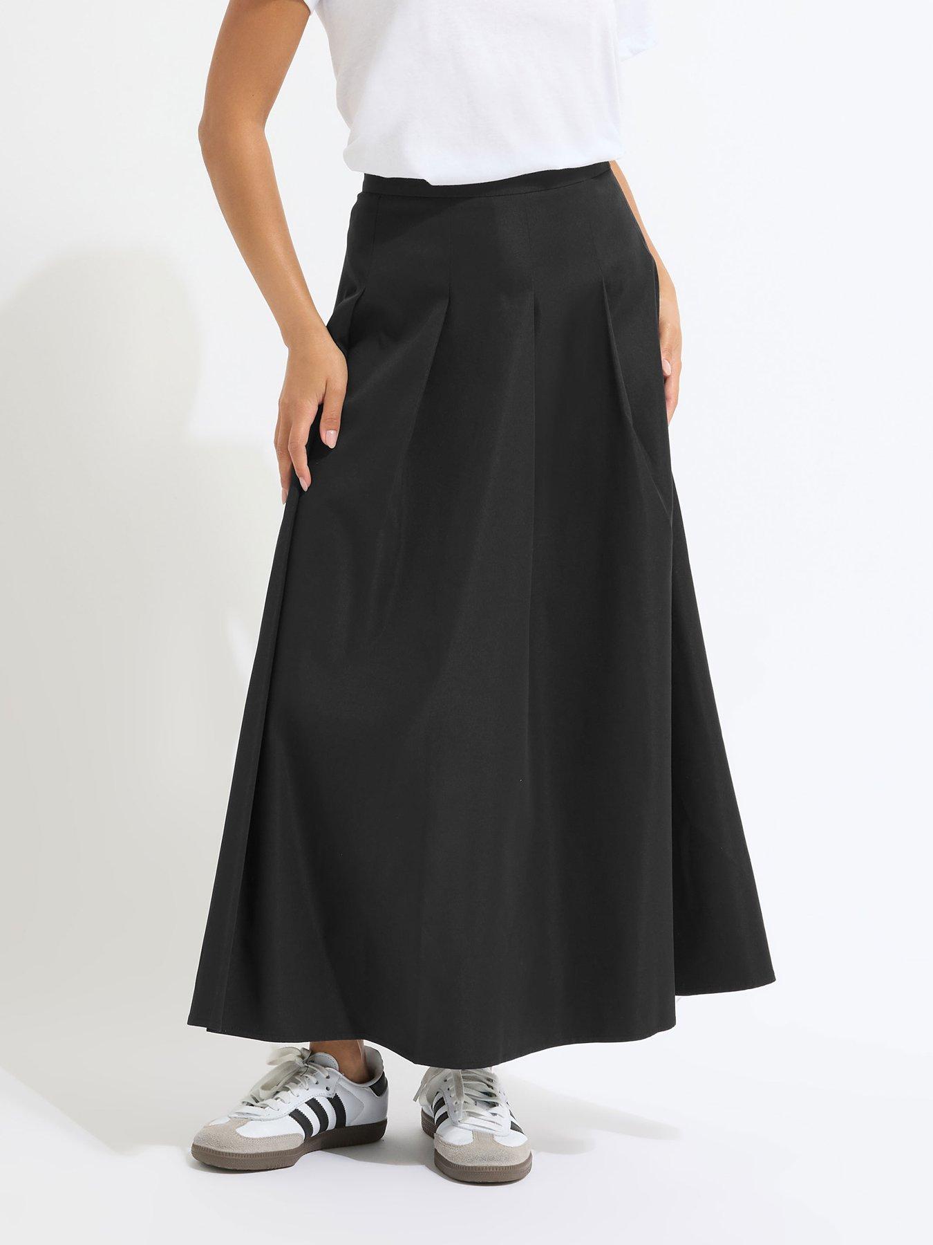 undefined Petite Pleated Full Midaxi Skirt - Black
