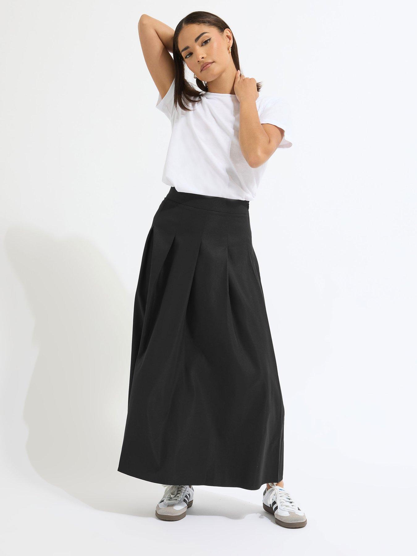 Image 3 of 4 of PixieGirl Petite Pleated Full Midaxi Skirt - Black