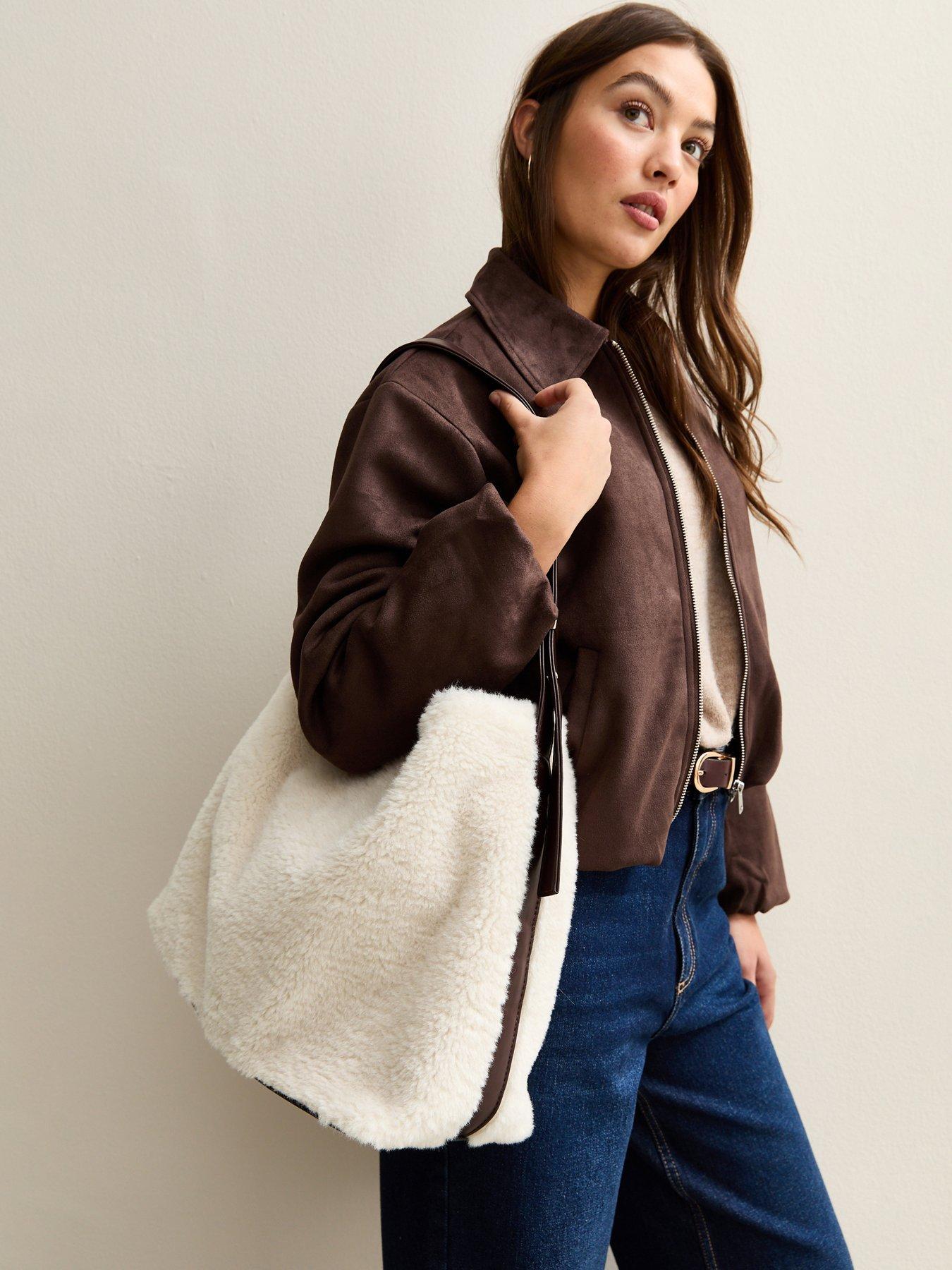 New Look Shelby Super Soft Borg Hobo - Cream