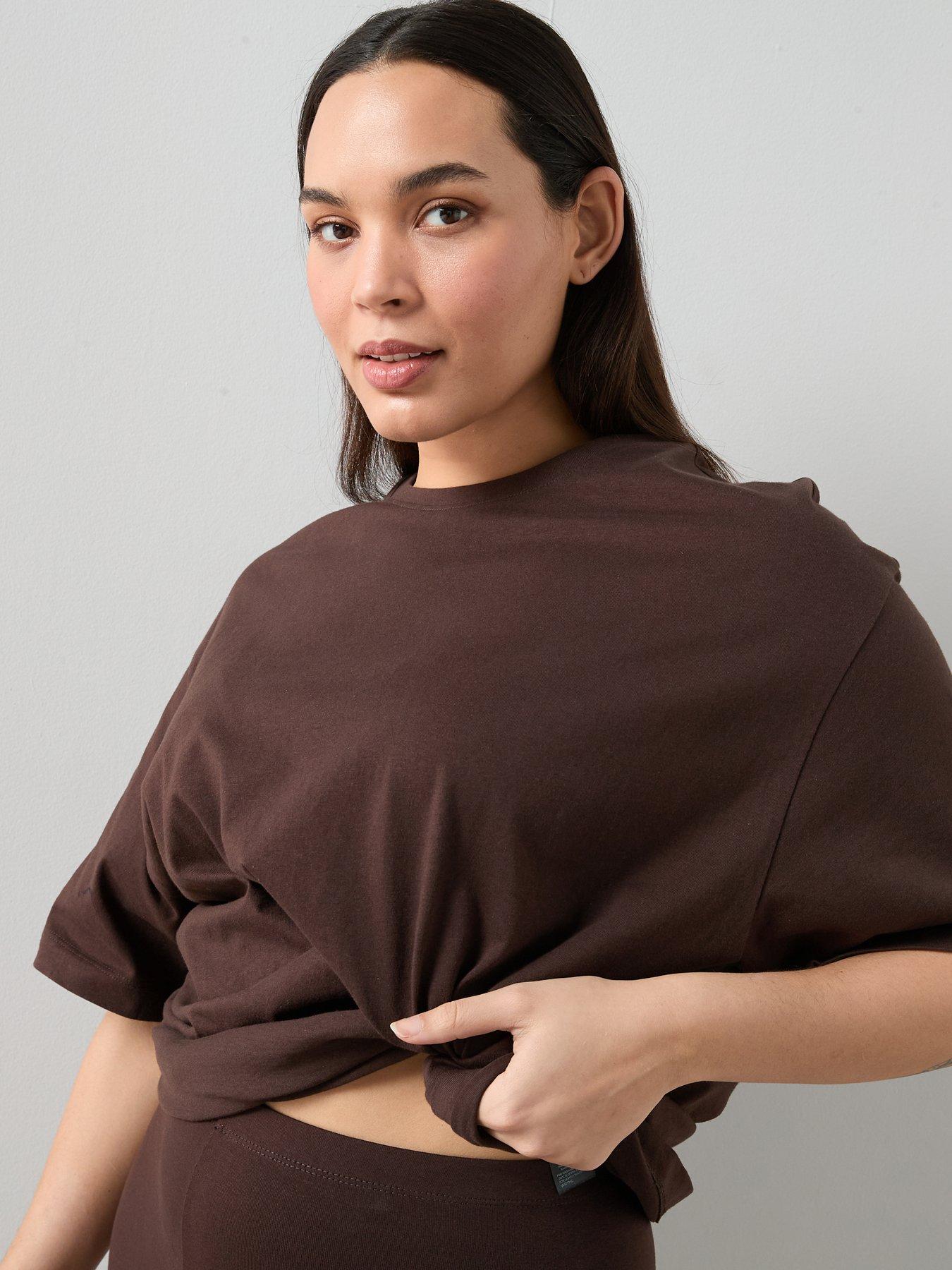 Image 4 of 6 of The Very Collection Curve T-shirt &amp; Cycling Short Co-ord&nbsp;Set