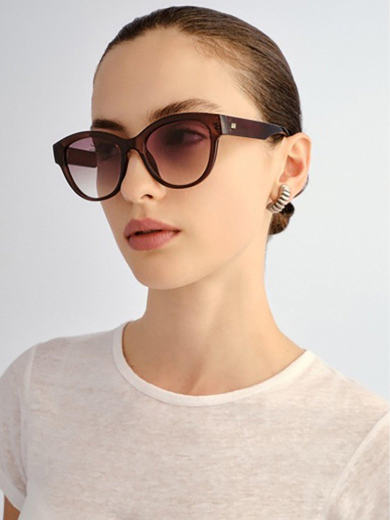  image of le-specs-majestic-square-sunglasses-coco