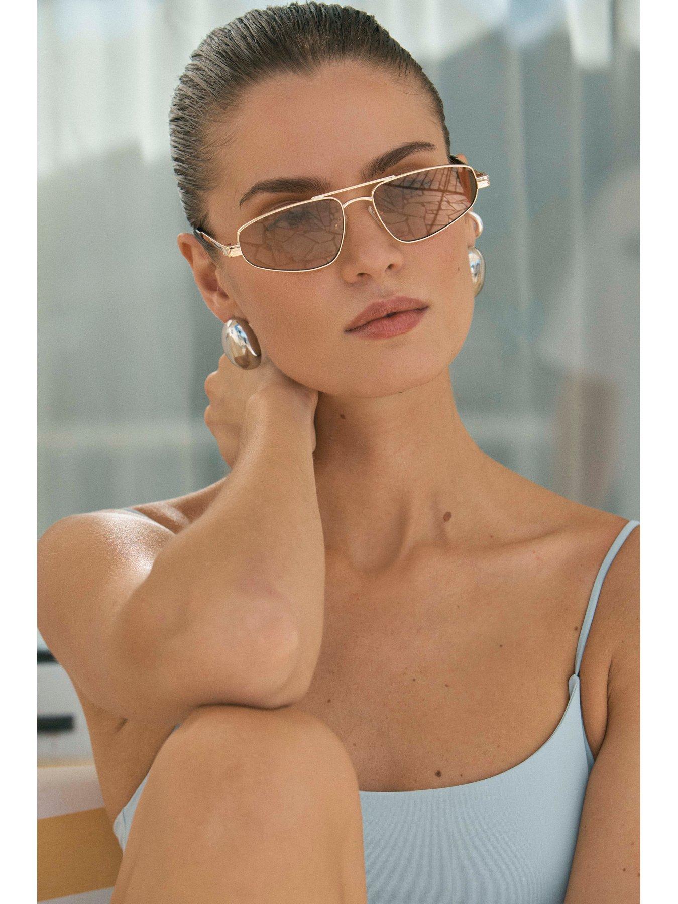  image of le-specs-treasure-aviator-sunglasses-gold