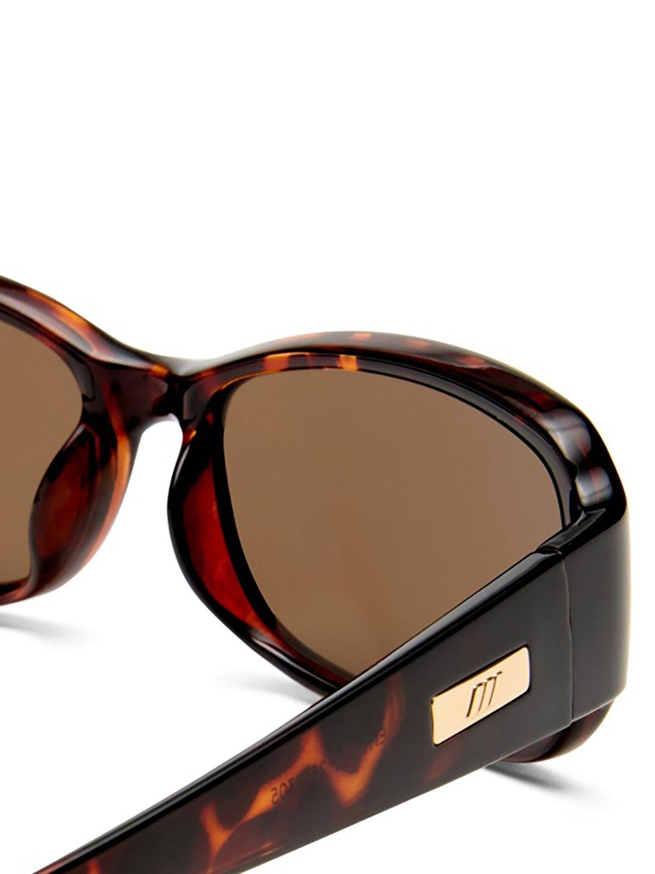  image of le-specs-gigglemug-rectangle-sunglasses-tort