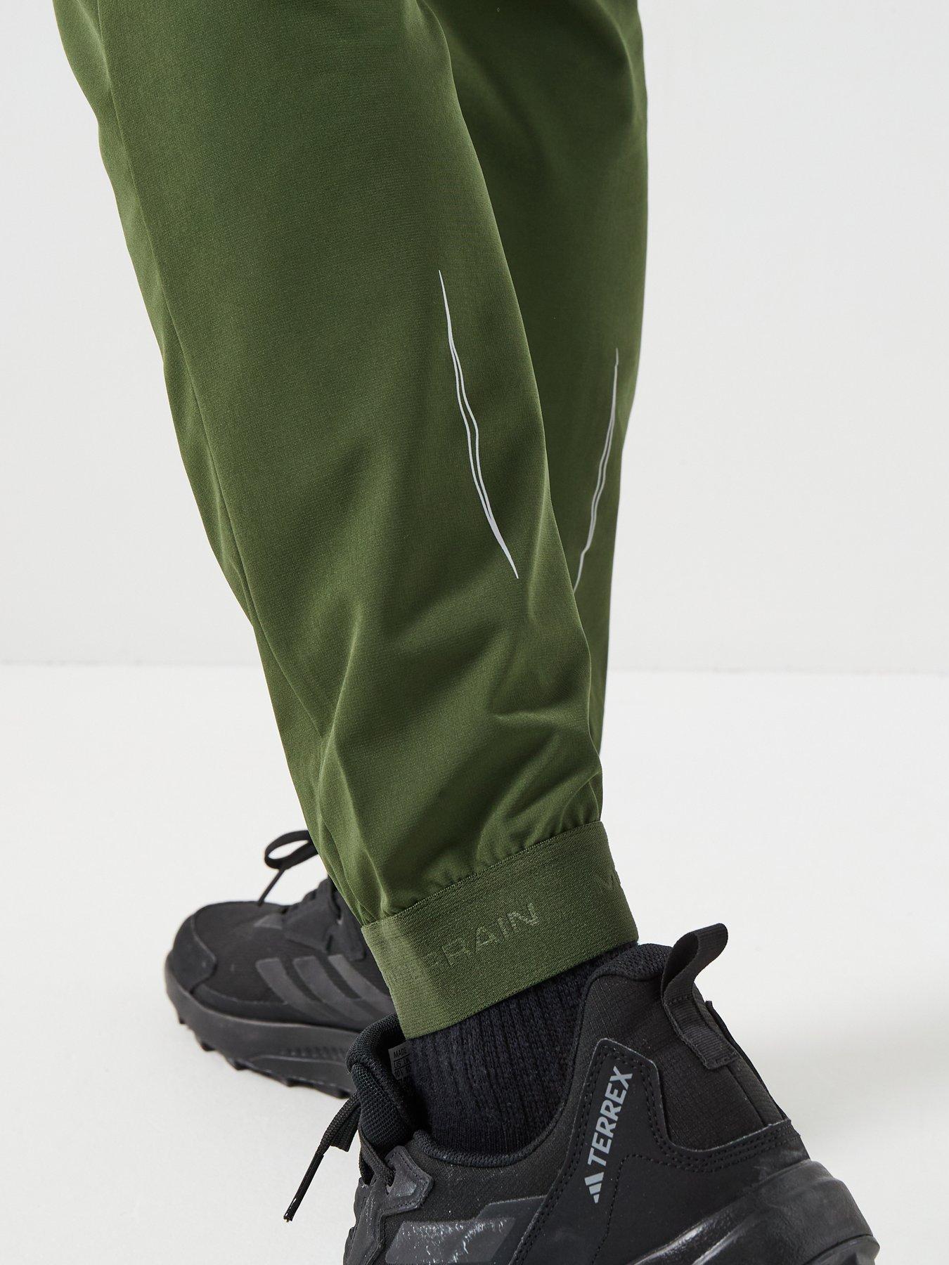  image of monterrain-mens-vault-woven-running-pant-green