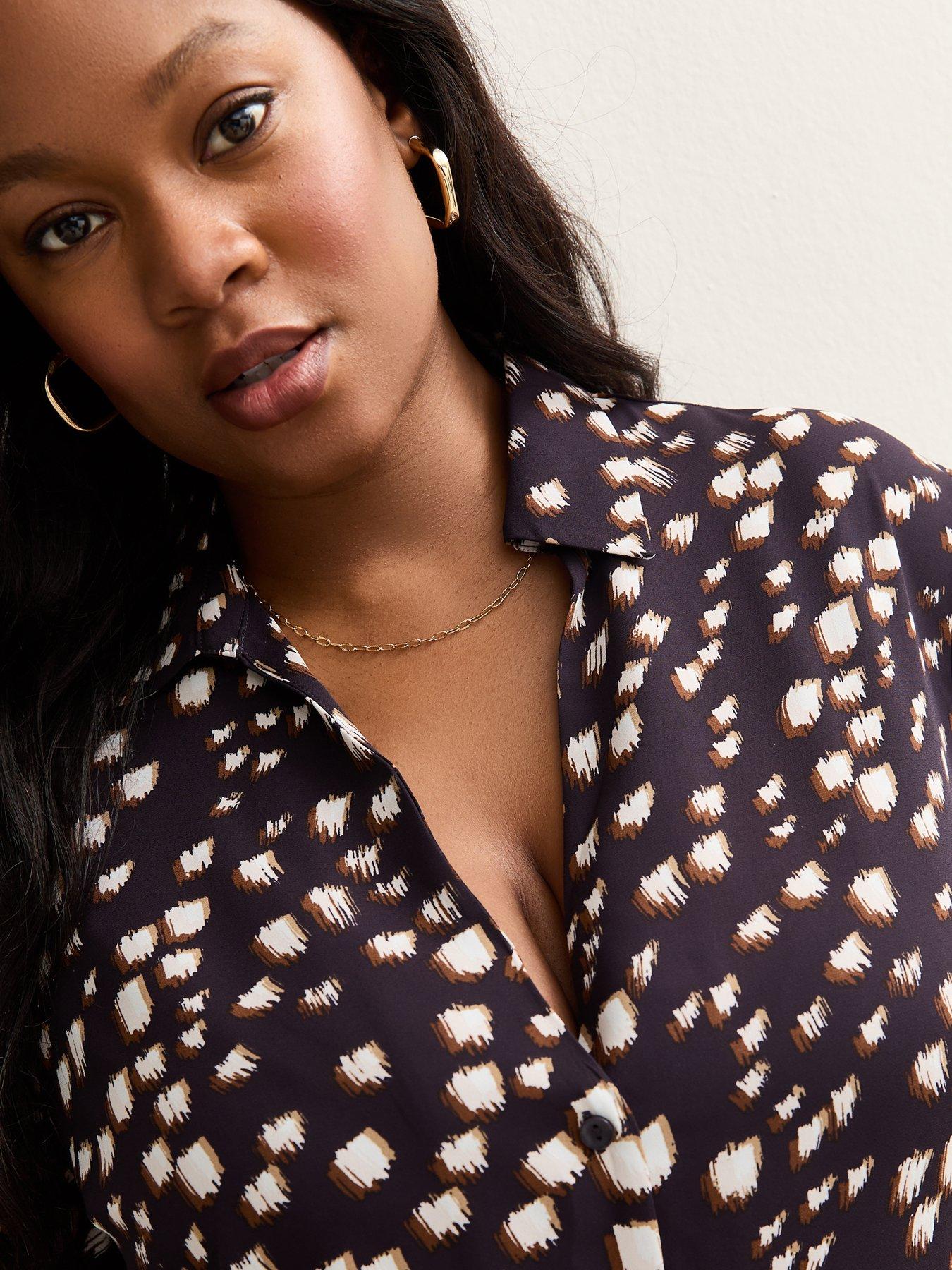 Image 4 of 5 of New Look Curves Dark Burgundy Abstract Print Shirt