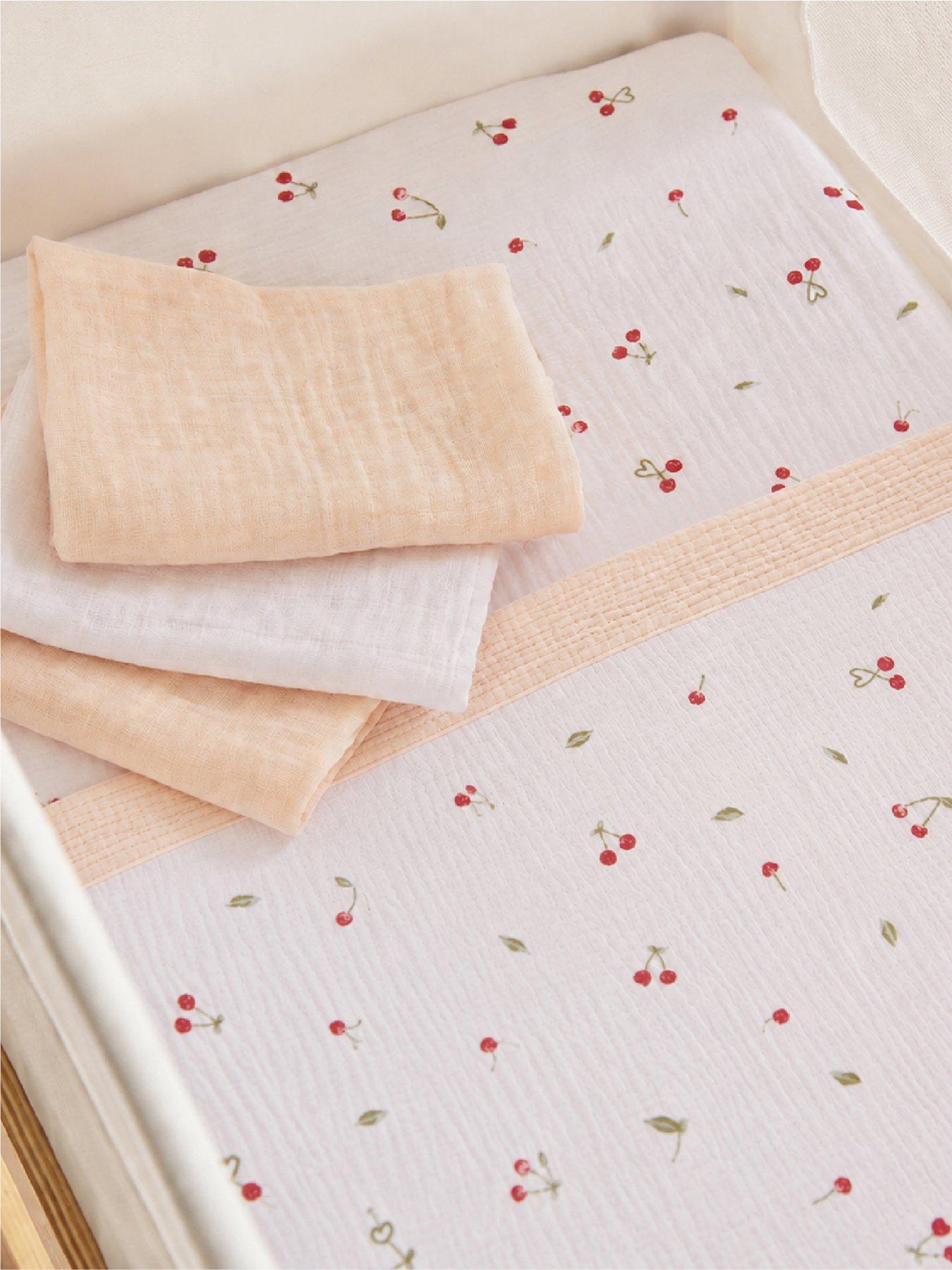 CuddleCo Universal Crib/ Co Sleeper Bedding set - Ditsy Cherry