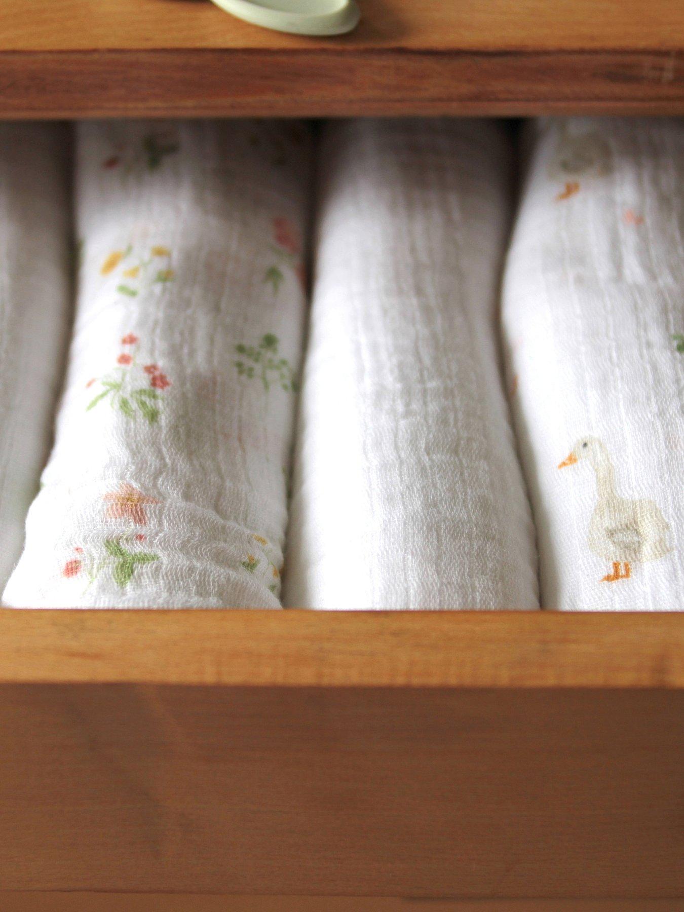 Image 3 of 5 of aden + anais Essential 5 Pack Cotton Muslin Squares - Country Floral