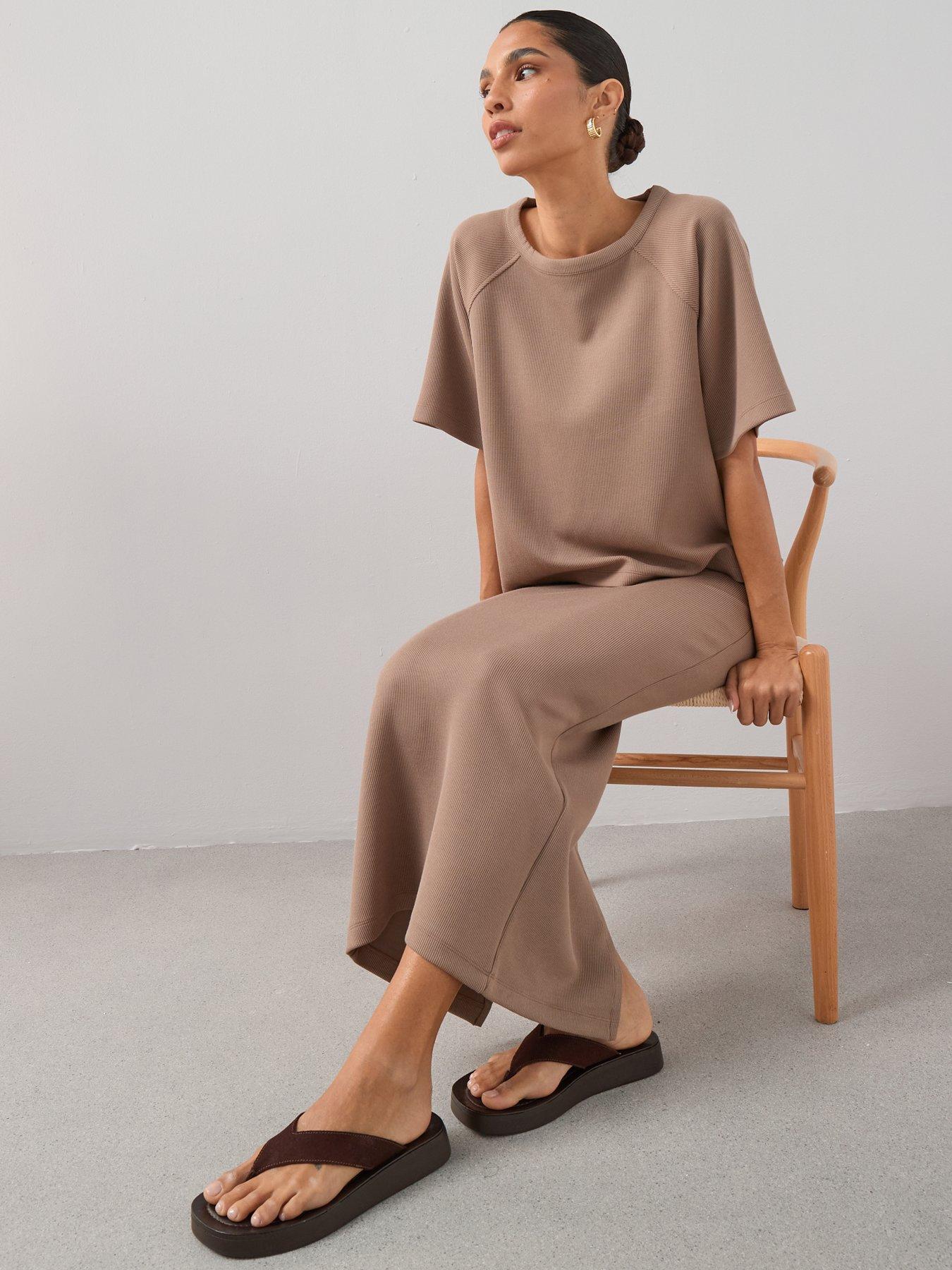 Image 4 of 7 of The Very Collection Relaxed Ribbed Scuba T-shirt Co-ord - Neutral
