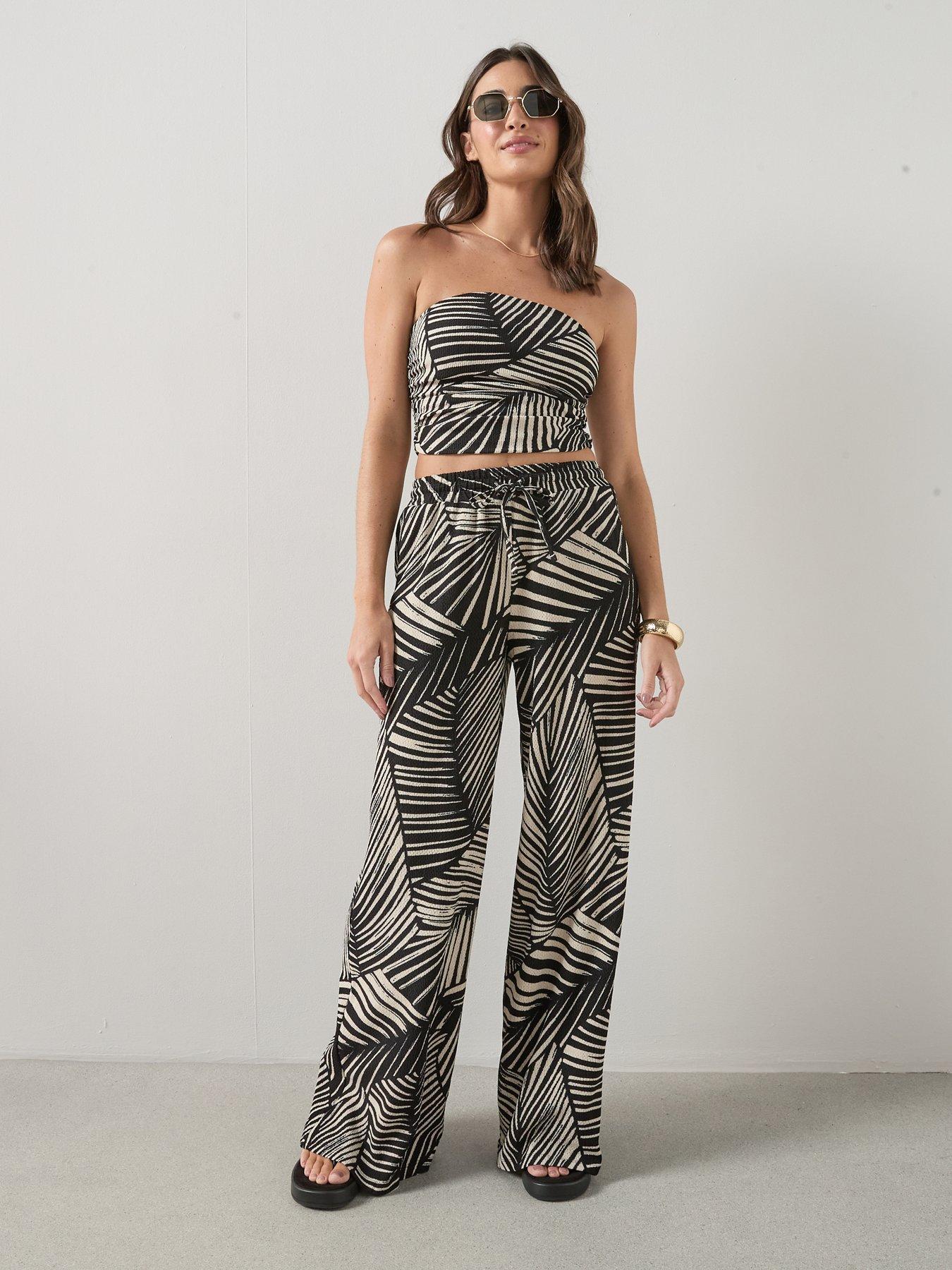  image of the-very-collection-textured-stretch-bandeau-top