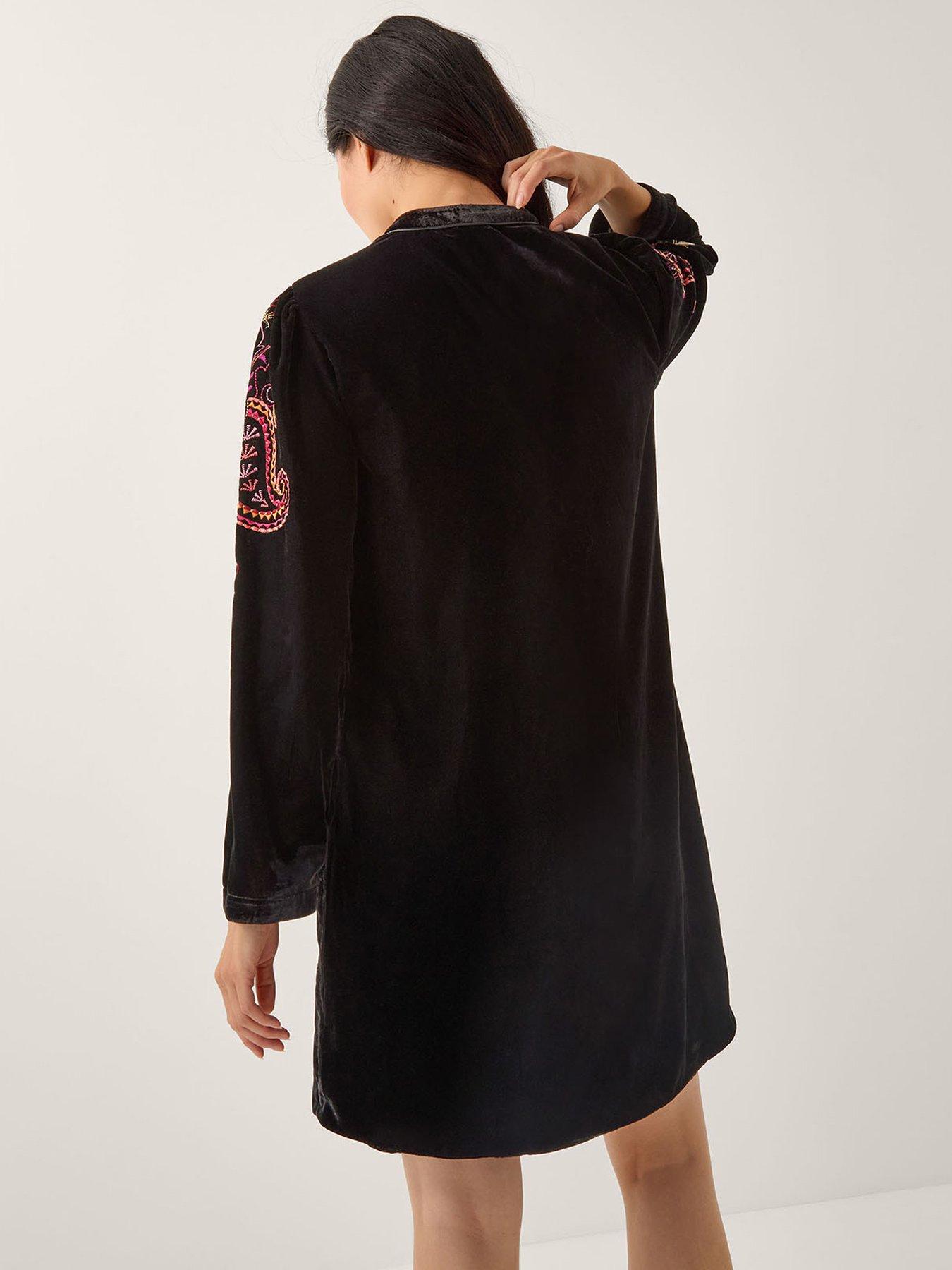  image of monsoon-faye-velvet-tunic-black