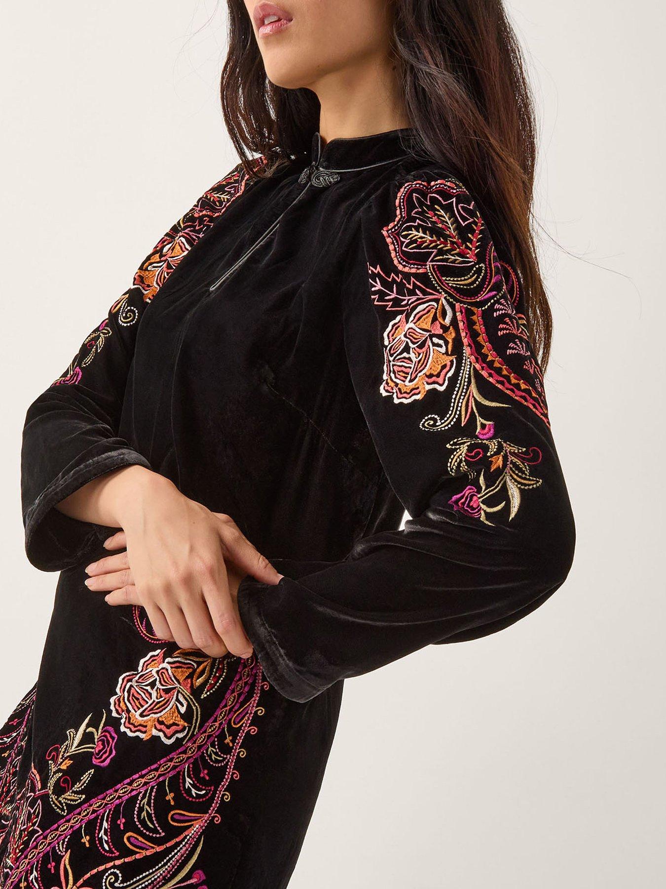  image of monsoon-faye-velvet-tunic-black