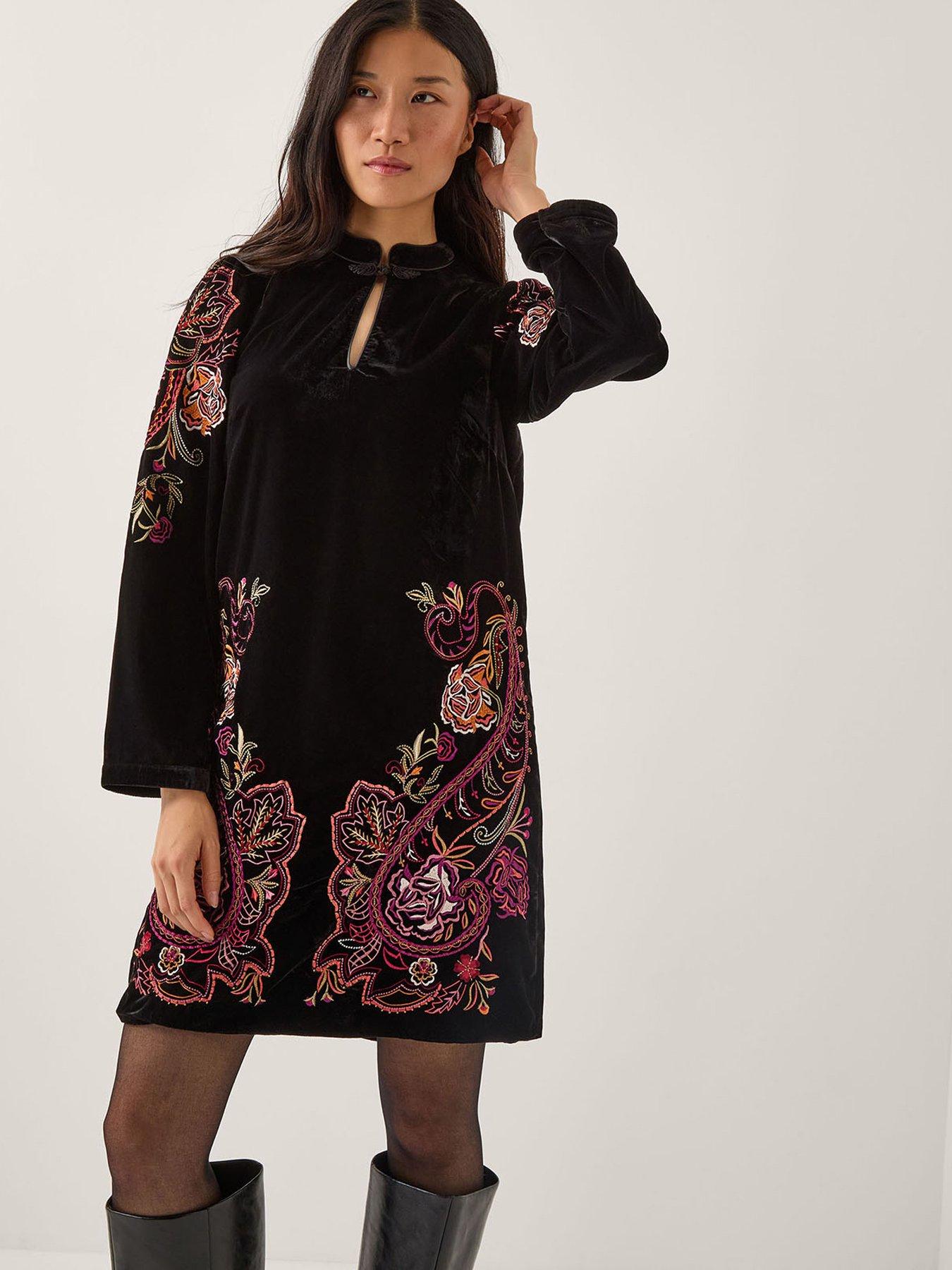 image of monsoon-faye-velvet-tunic-black