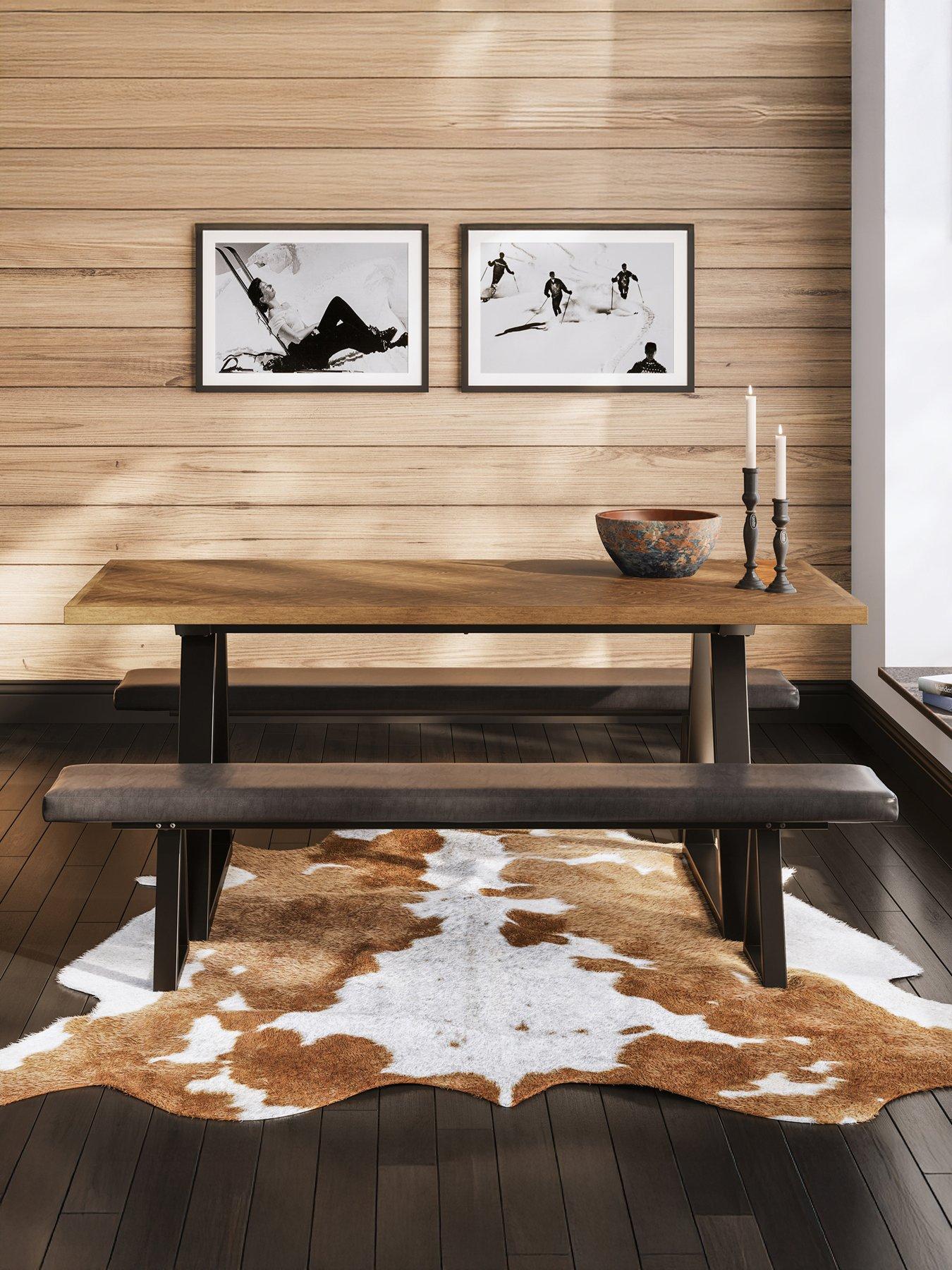 oti-hyde-black-bench