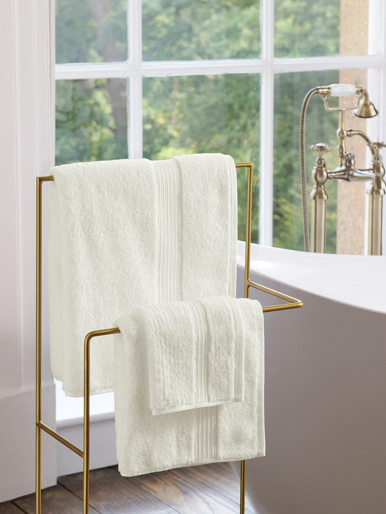 Image 1 of 3 of Christy Supreme Hygro Bath Towel