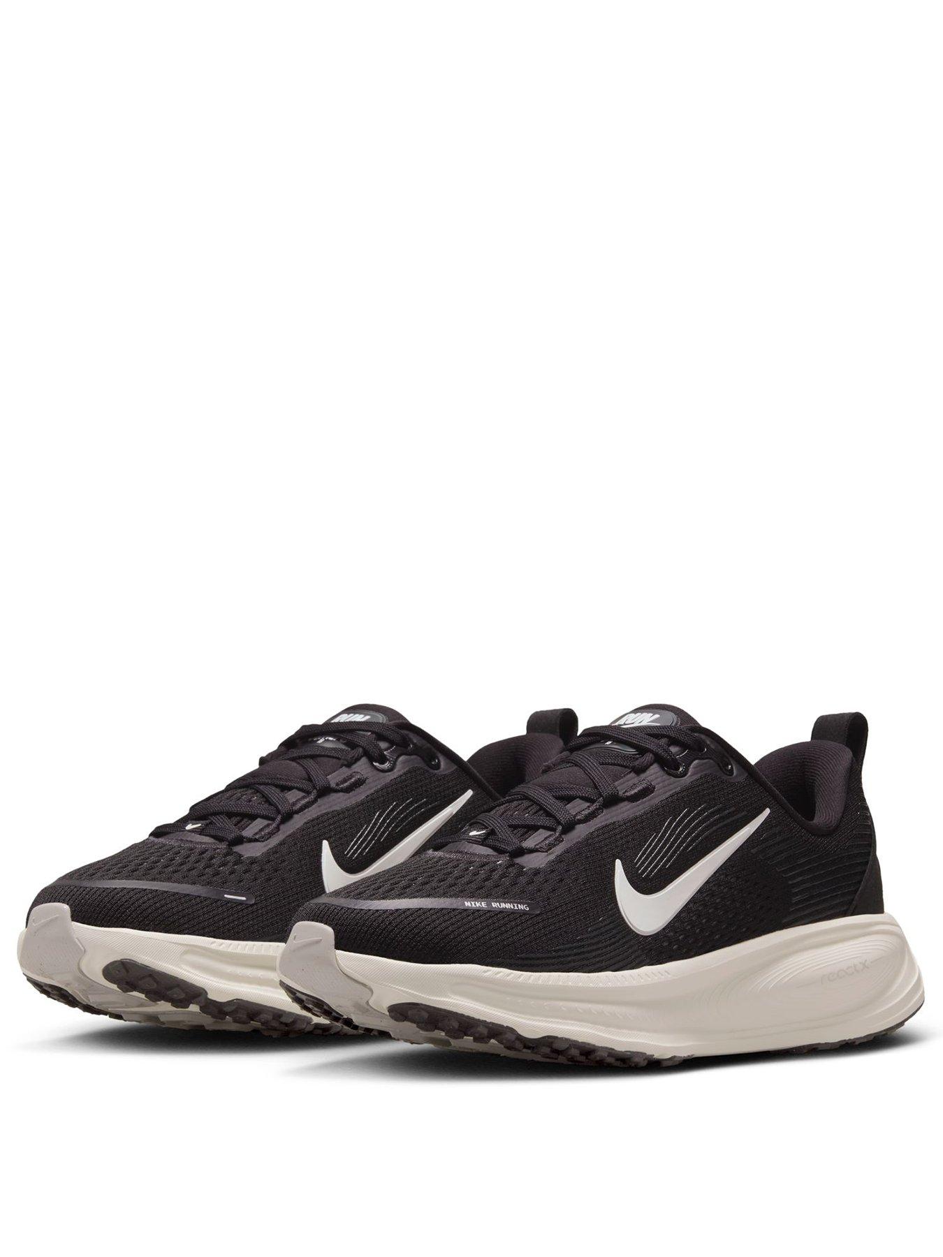 stillFront image of nike-junior-vomero-18-trainers-black