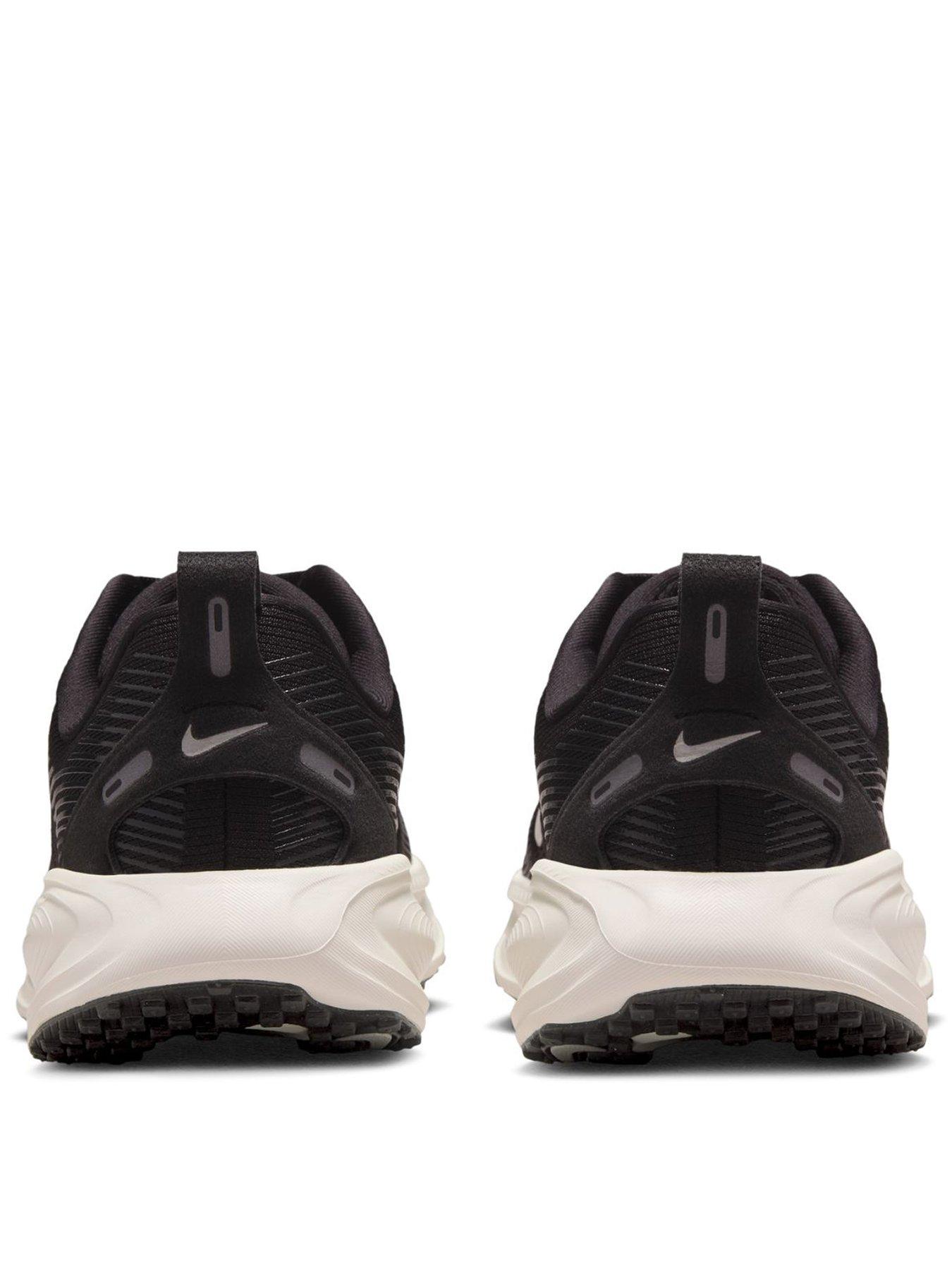  image of nike-junior-vomero-18-trainers-black