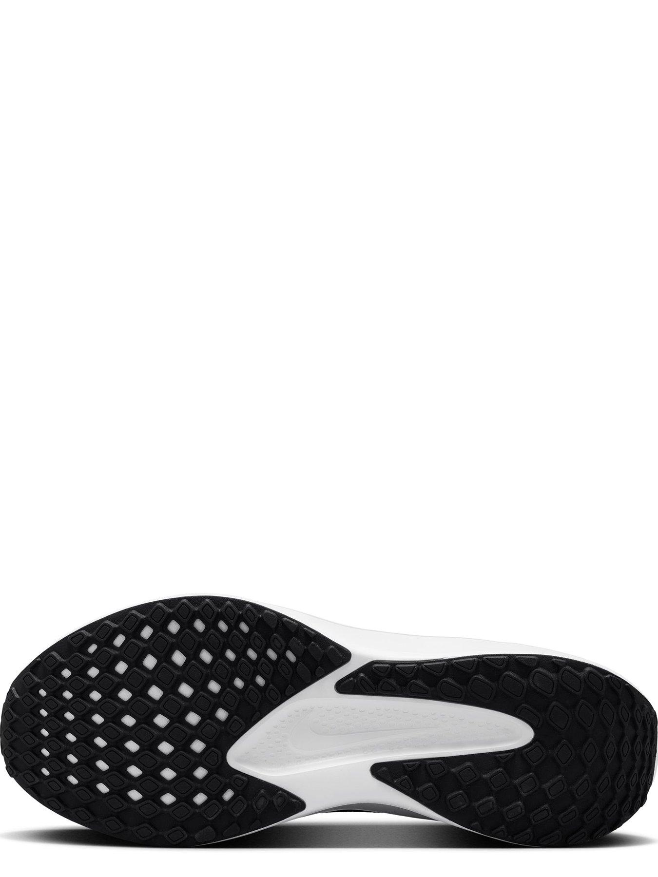  image of nike-mens-running-quest-6-trainers-black