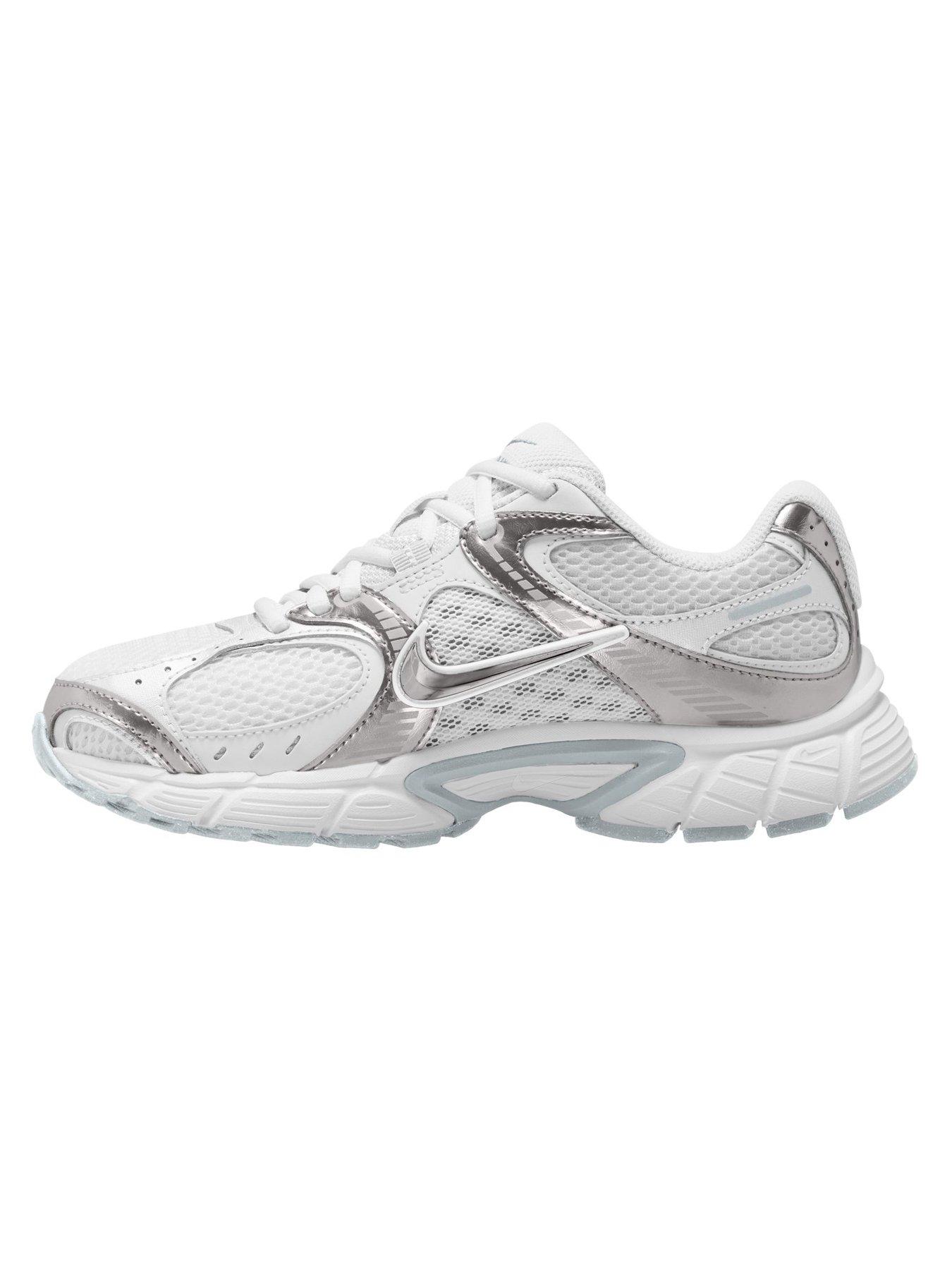 Image 4 of 4 of Nike Womens V5 RNR Trainers - White