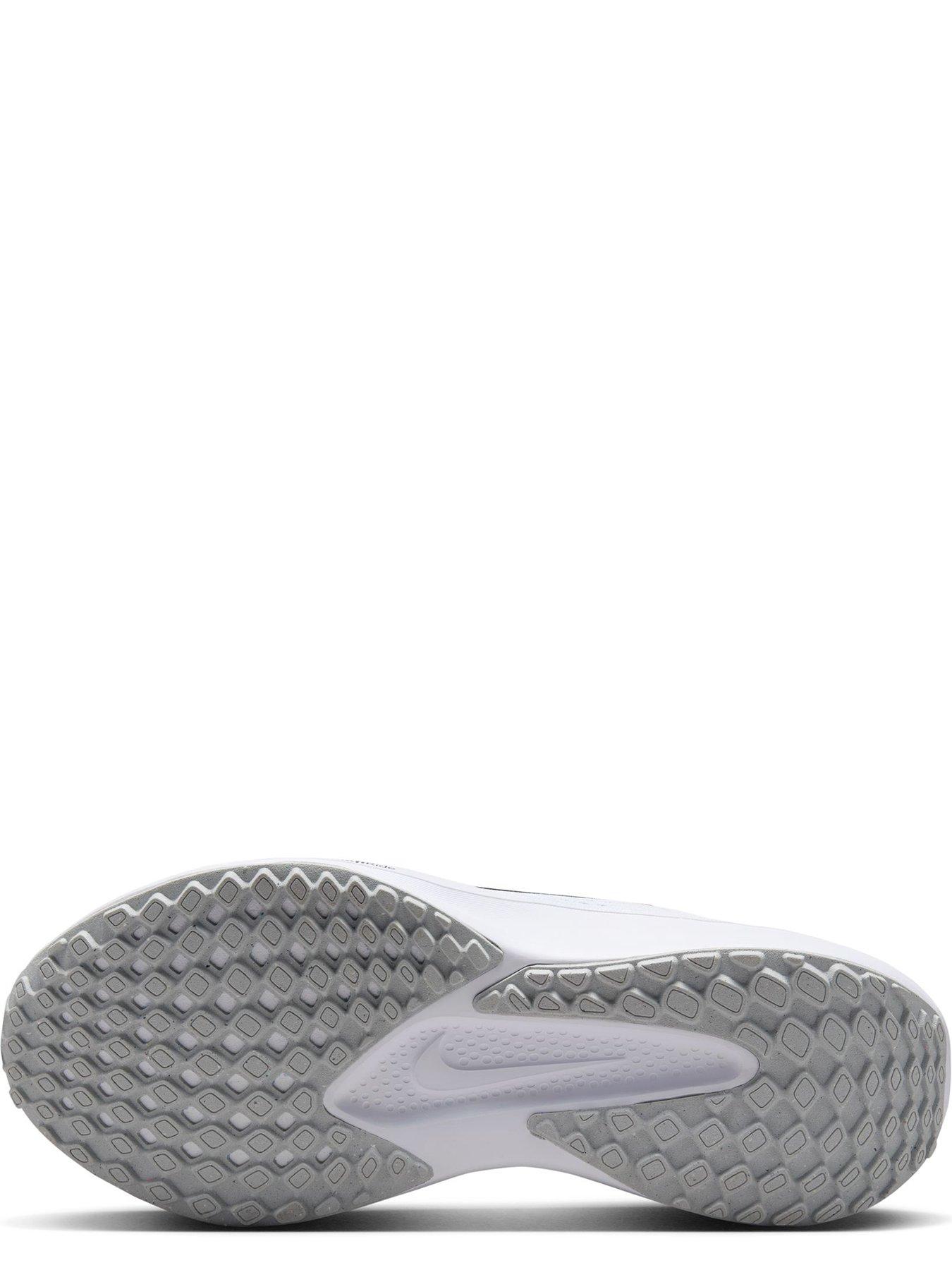 Image 5 of 7 of Nike Womens Running Quest 6 Trainers - White