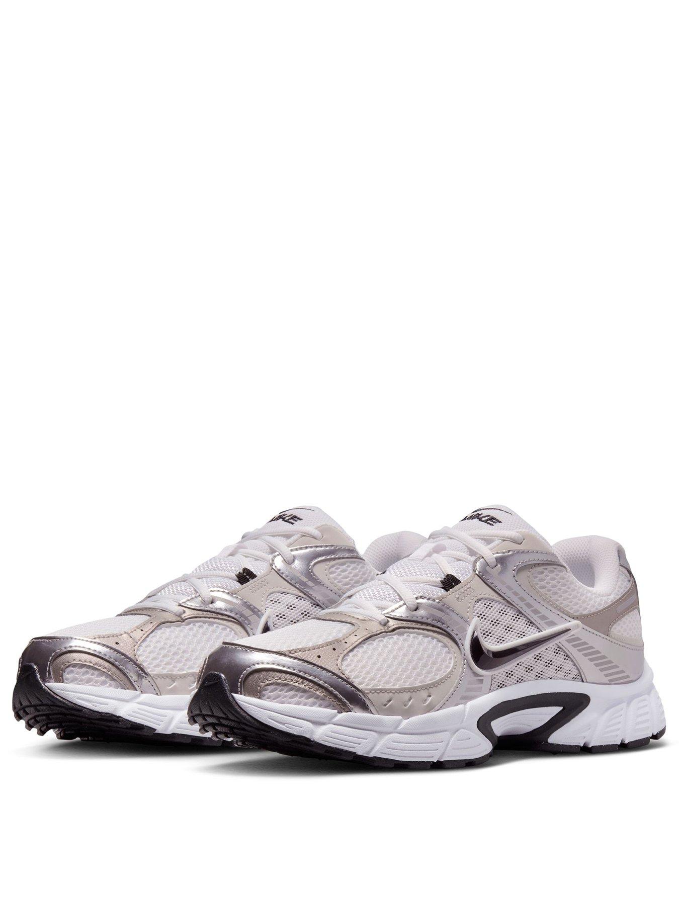  image of nike-mens-v5-rnr-trainers-white