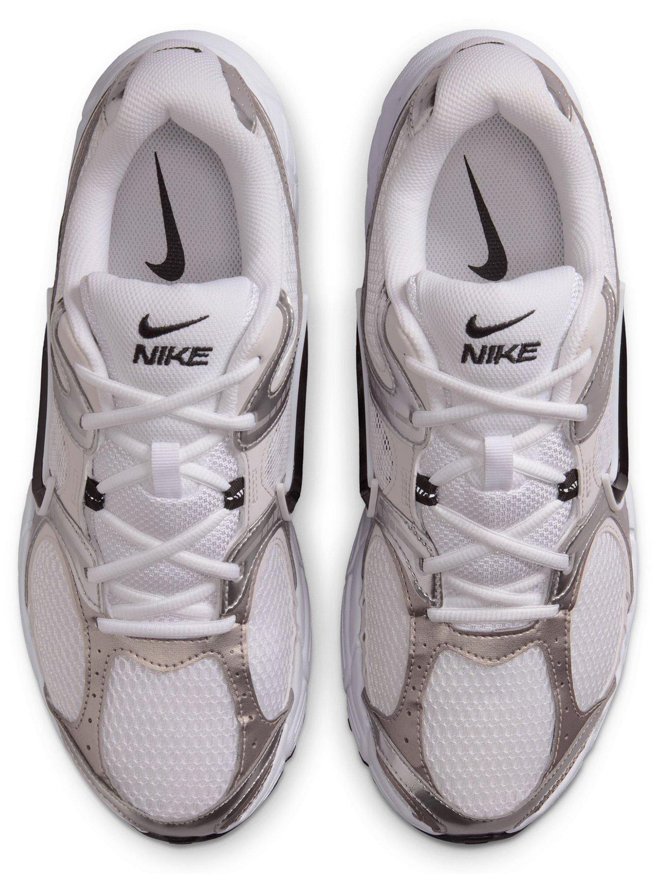  image of nike-mens-v5-rnr-trainers-white