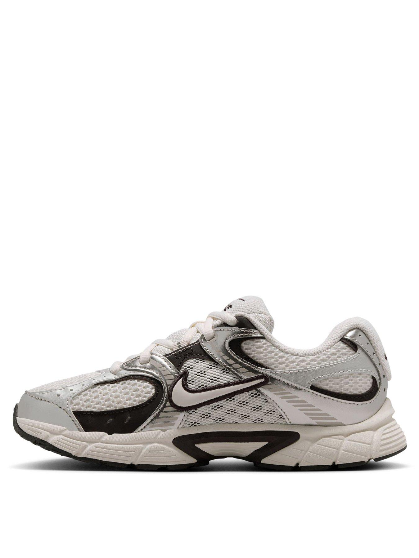  image of nike-big-kids-v5-rnr-trainers-white