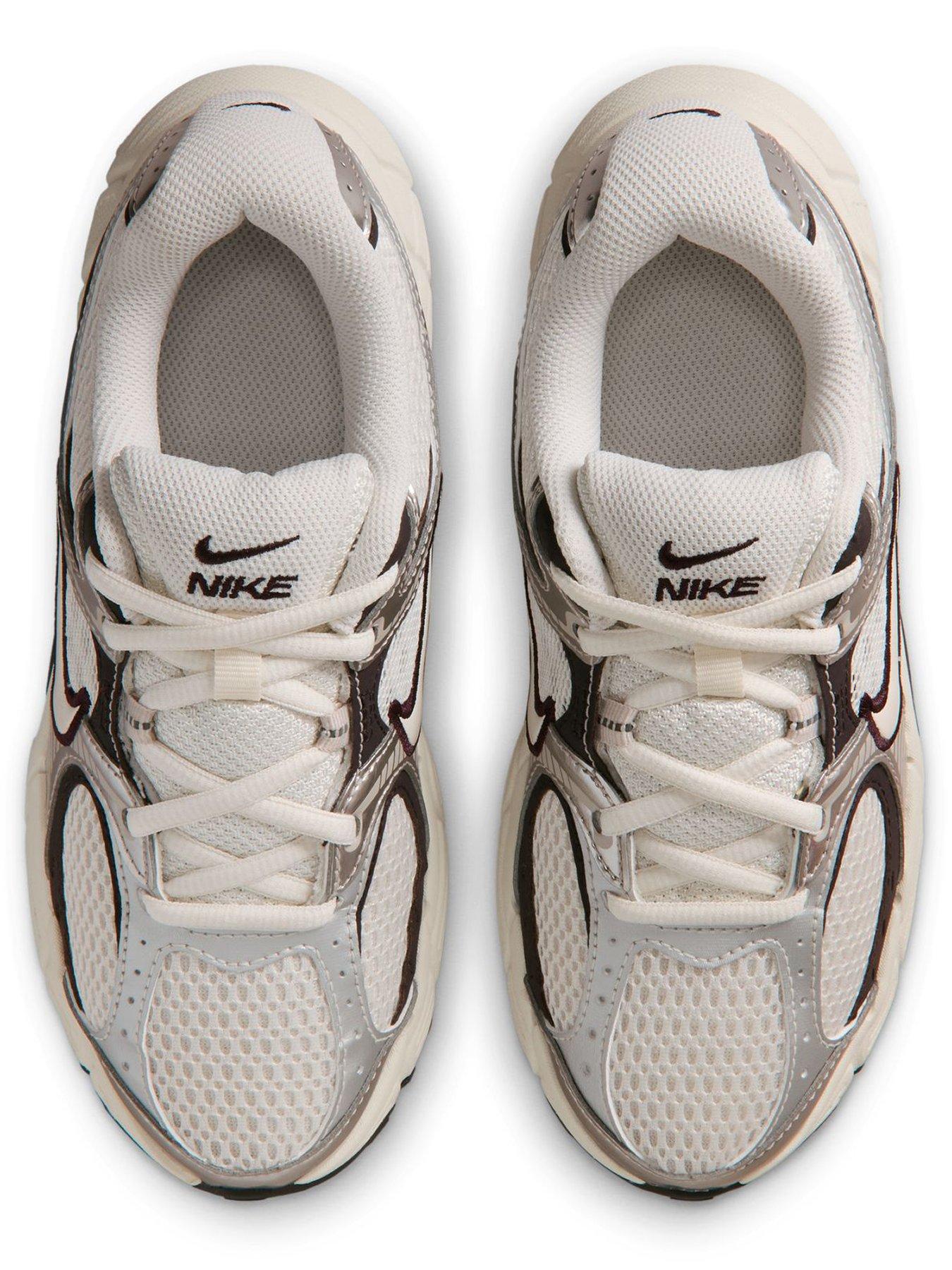  image of nike-big-kids-v5-rnr-trainers-white