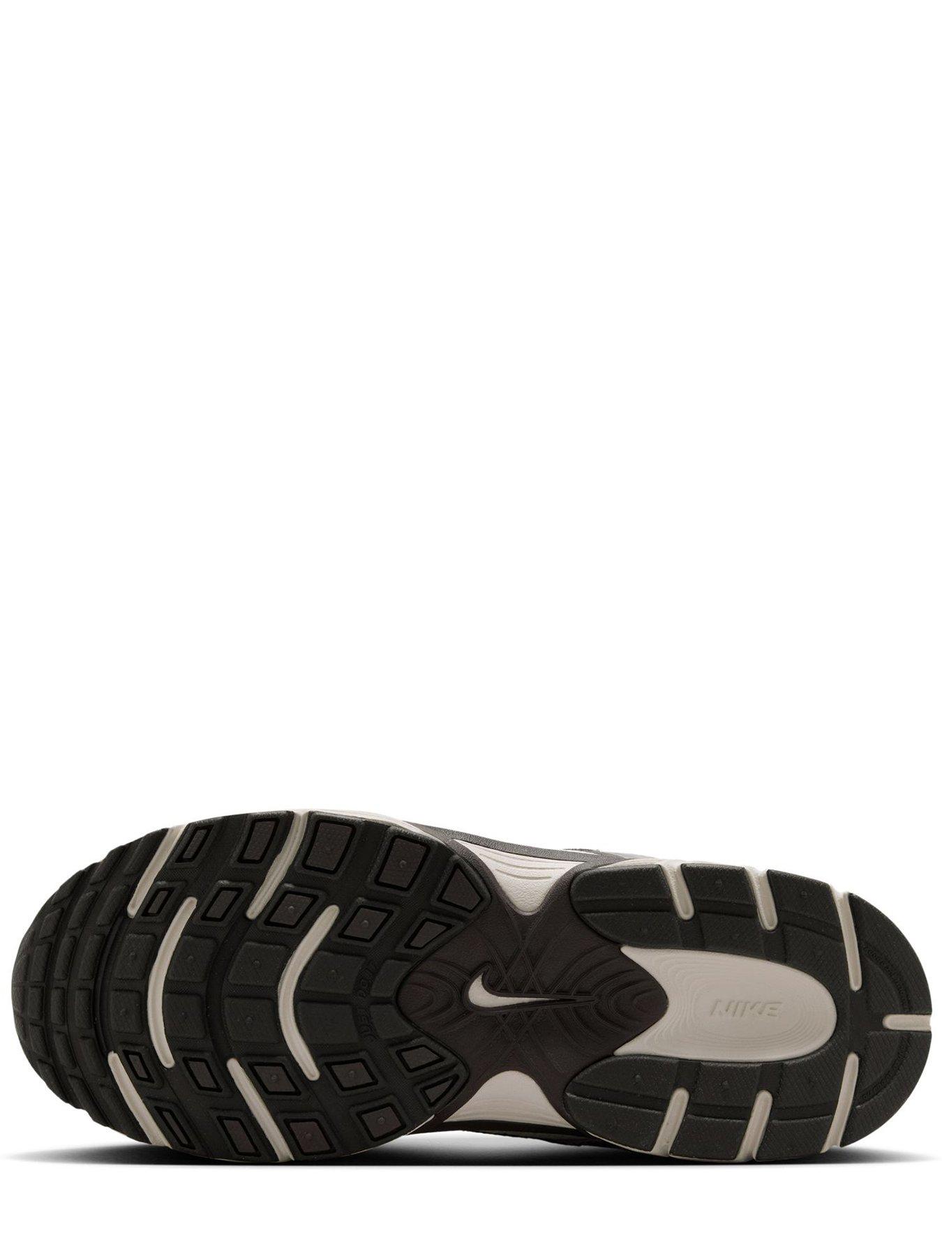  image of nike-big-kids-v5-rnr-trainers-white