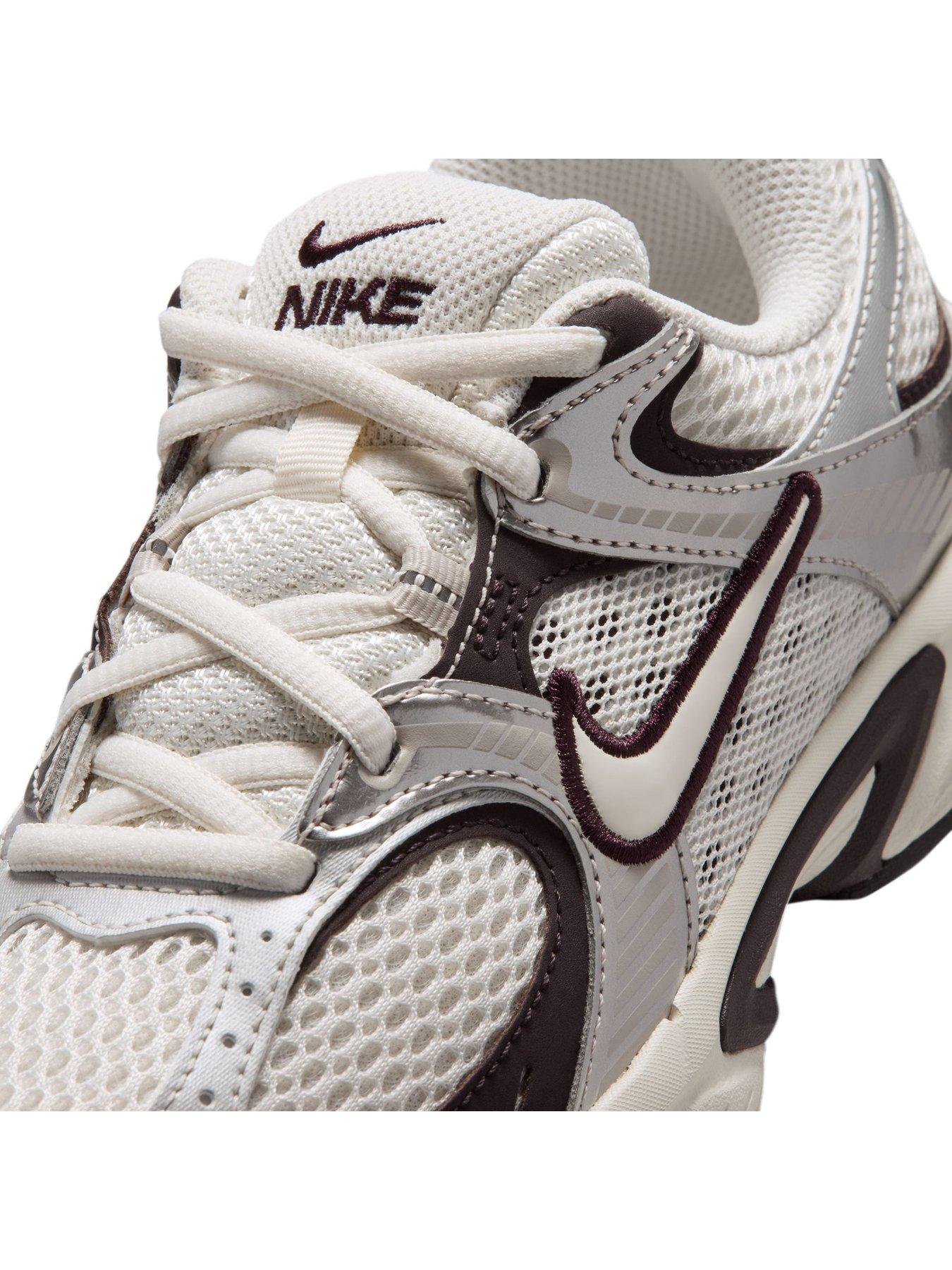  image of nike-big-kids-v5-rnr-trainers-white