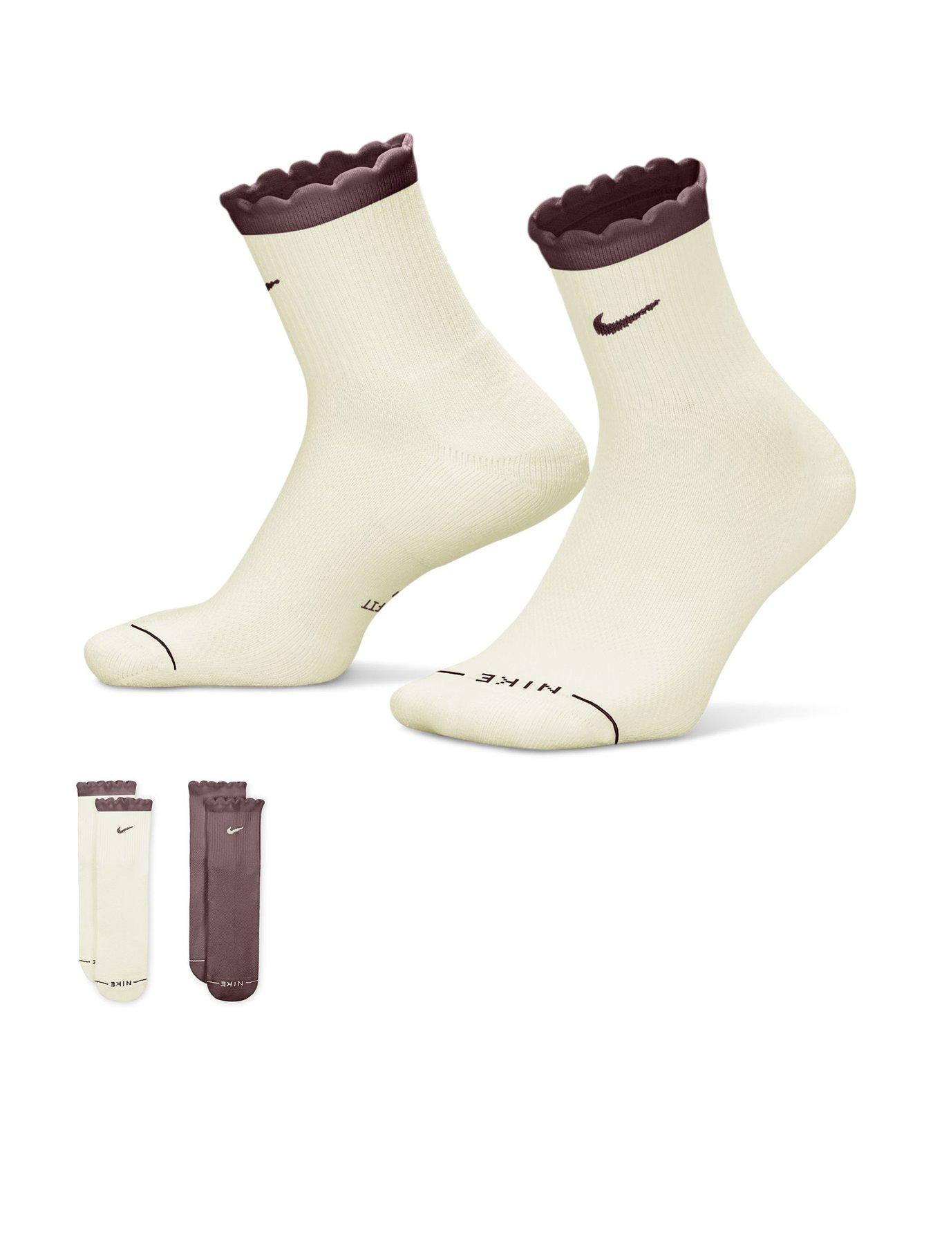  image of nike-womens-everyday-elevated-scalloped-micro-crew-socks-2-pack-multi