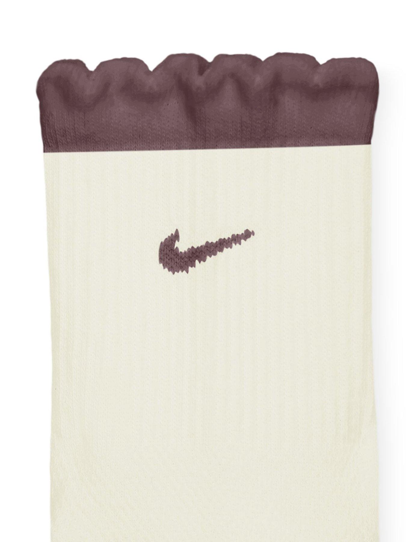  image of nike-womens-everyday-elevated-scalloped-micro-crew-socks-2-pack-multi