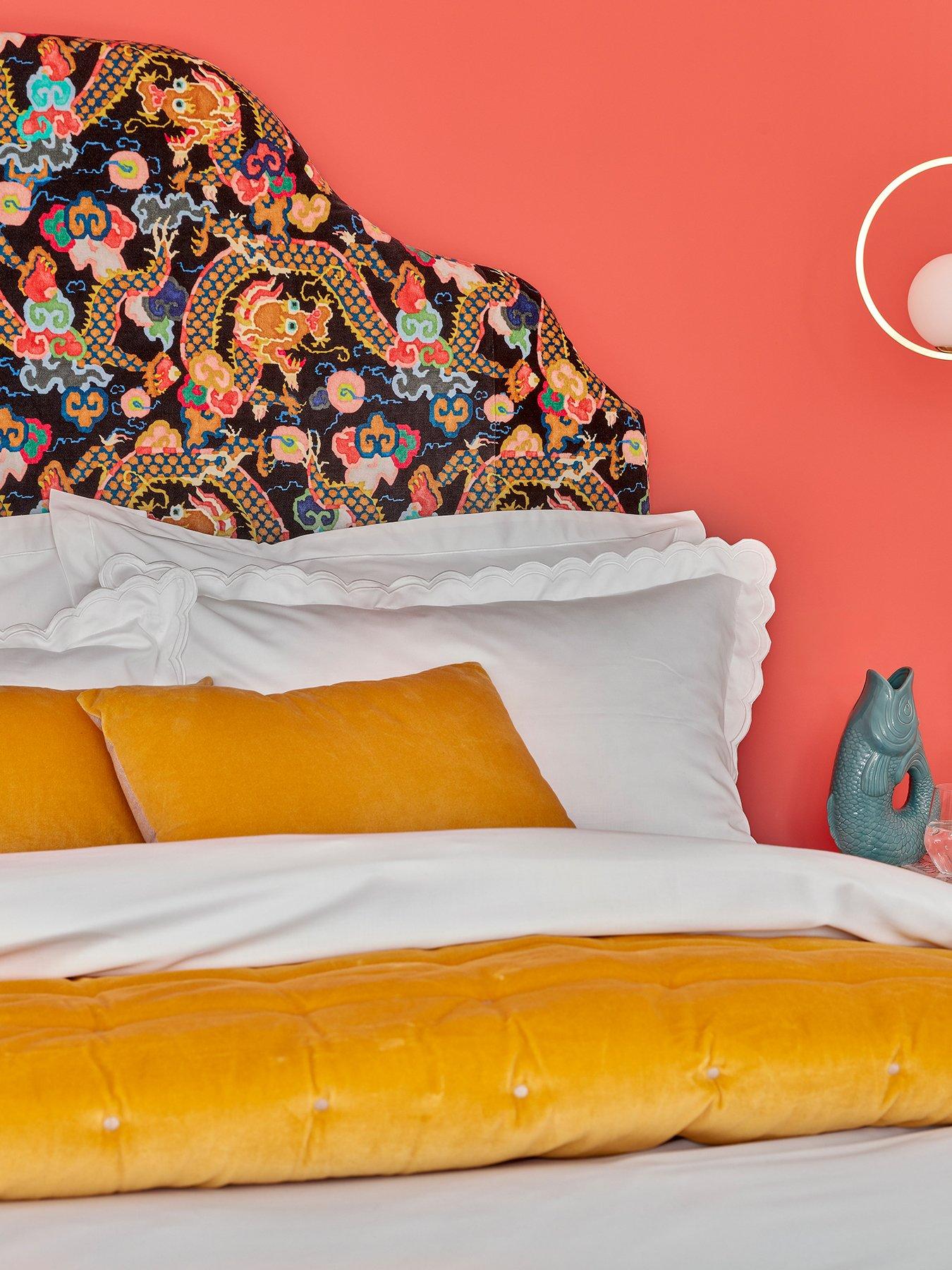 Image 3 of 3 of Christy Scallop Edge Duvet Set- Super King