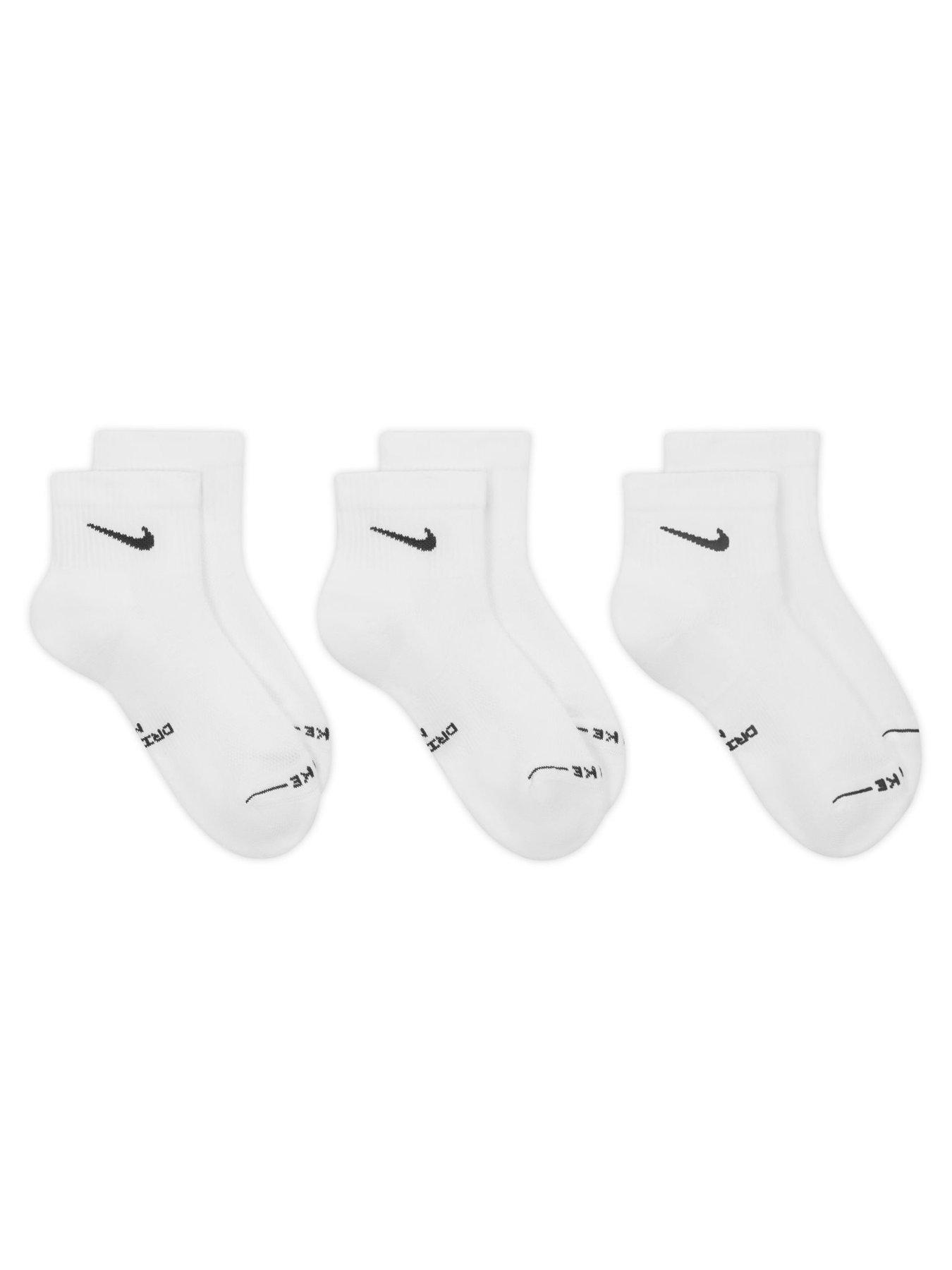 image of nike-unisex-everyday-elevated-ankle-socks-3-pack-multi