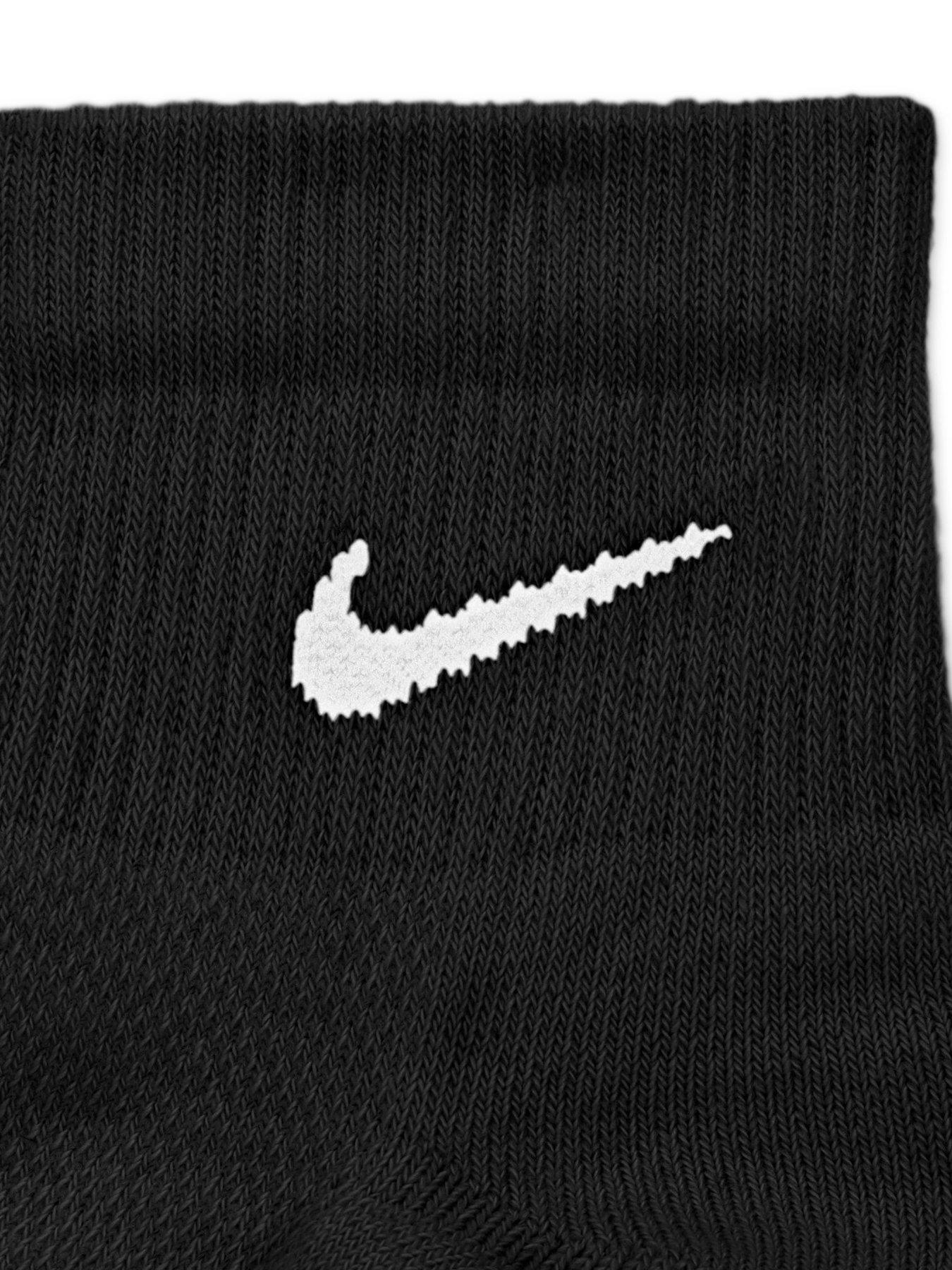  image of nike-unisex-everyday-elevated-ankle-socks-3-pack-multi