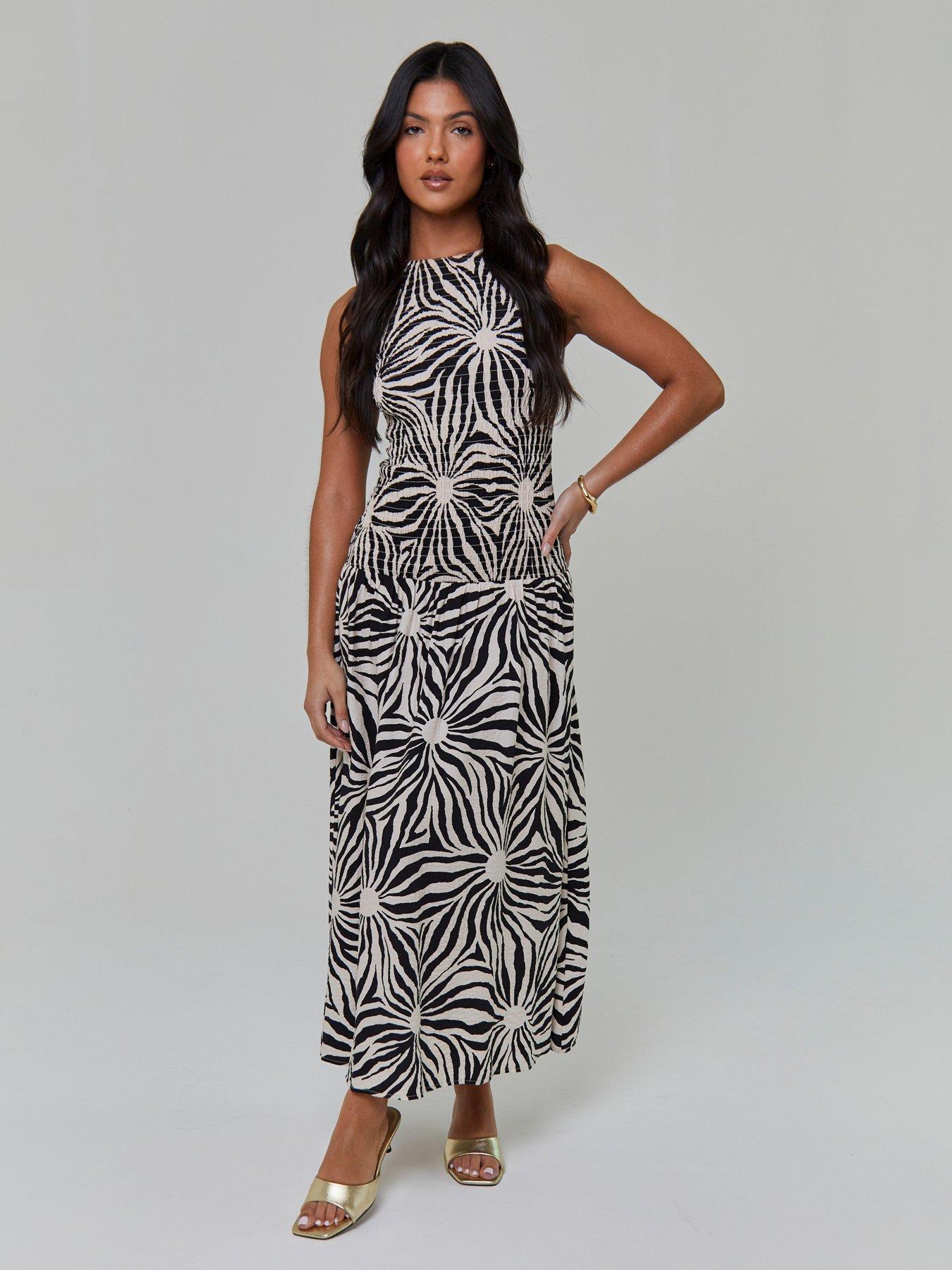 South Beach Sunburst Textured Sleeveless Shirred Drop Waist Maxi Dress - Mono