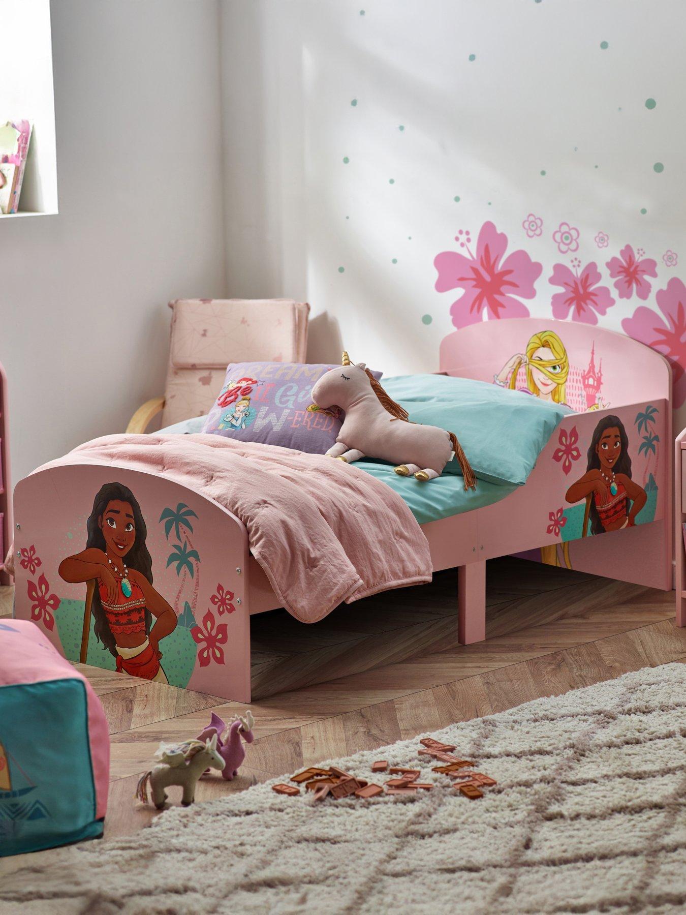 Disney Princess Toddler Bed: Sturdy Engineered Wood Construction, Guarded Sides, Wooden Slats, Fits 140cm x 70cm Mattress (Mattress not included)