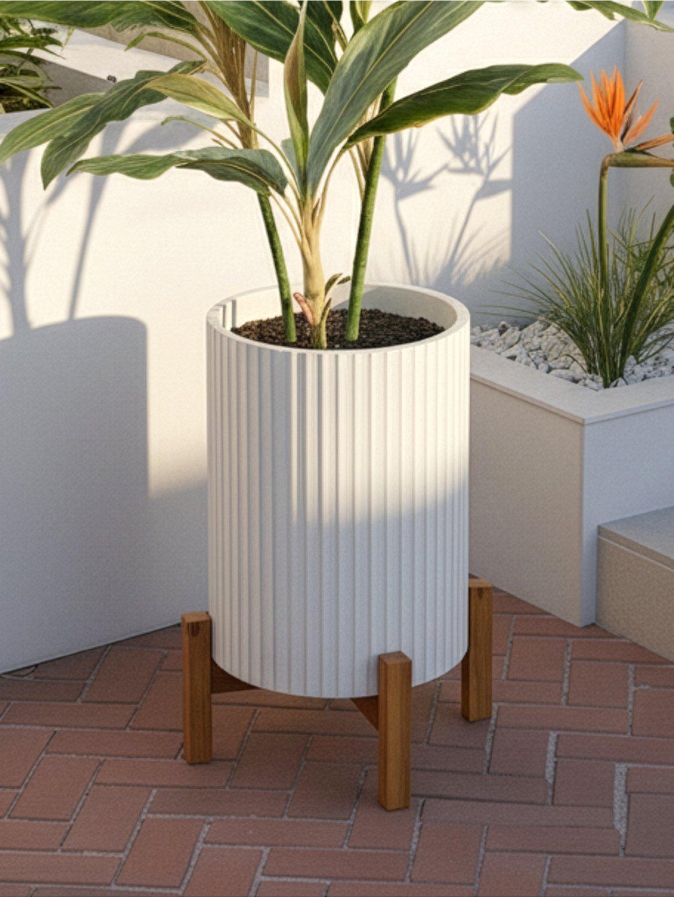 the-very-collection-tall-ribbed-planter-on-stand-30cm