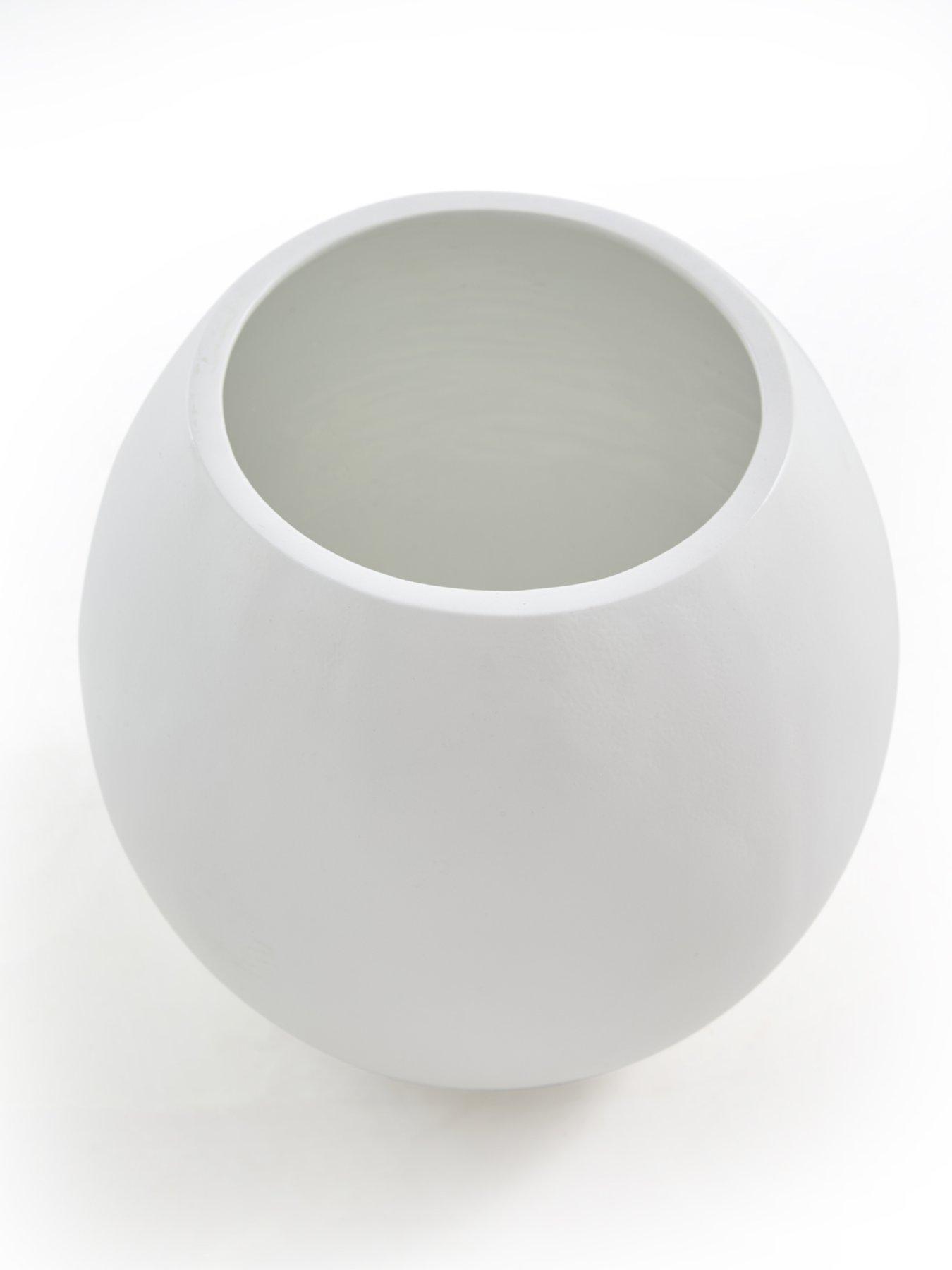 Image 3 of 3 of The Very Collection Palma Round Planter 30cm