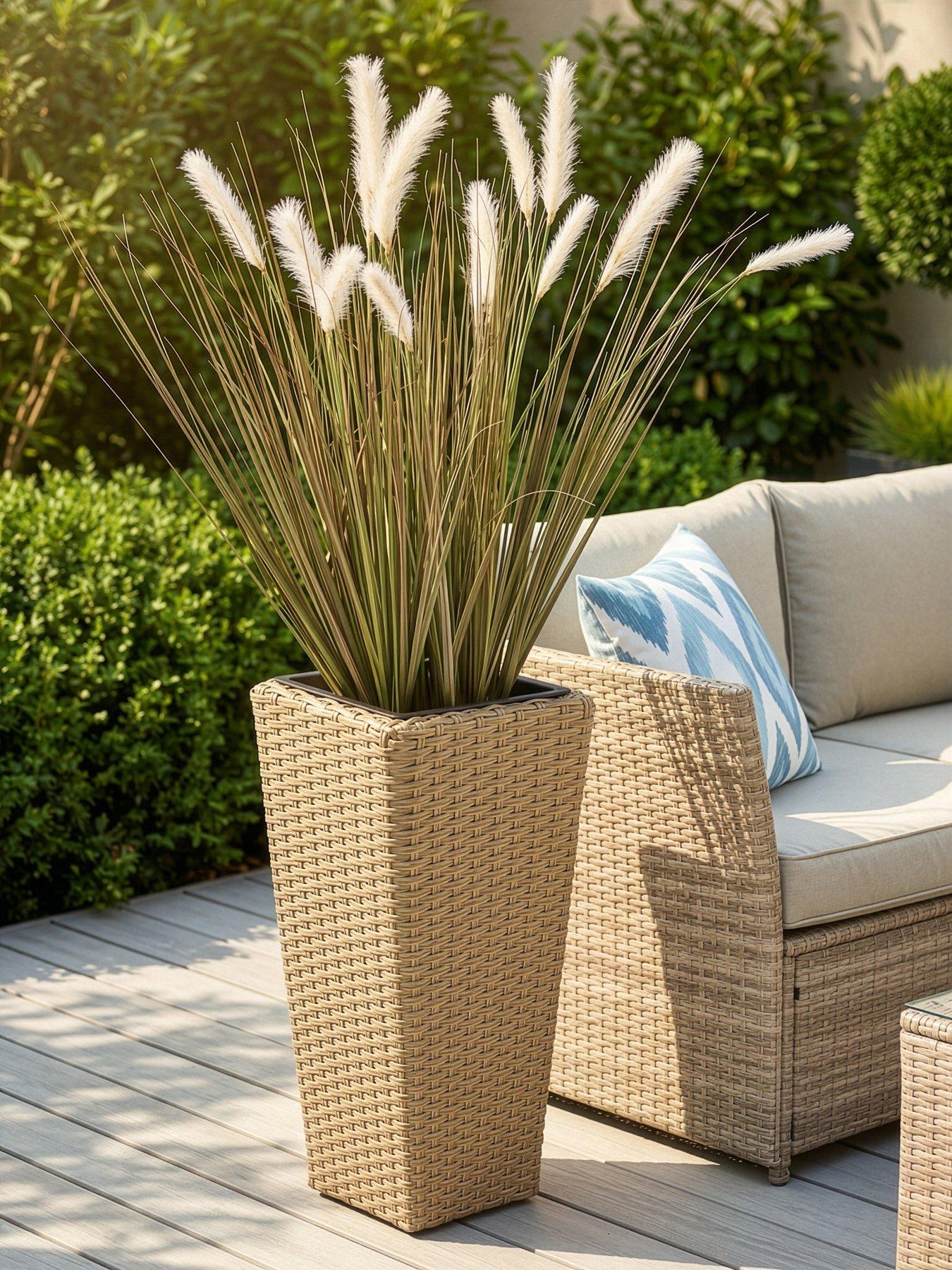 The Very Collection Cayman Rattan Effect Planter